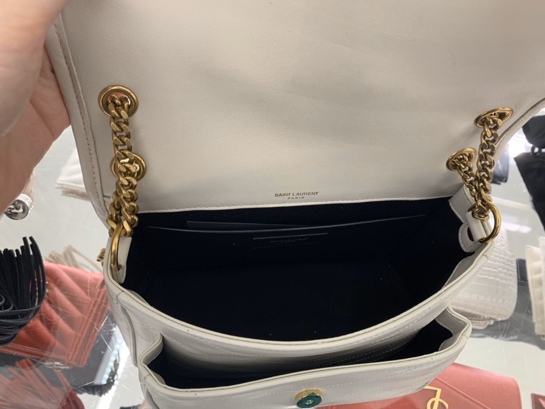 Saint laurent Ysl 𝑵𝒊𝒌𝒊 𝑳𝒂𝒎𝒃 22CM 小羊皮邮差包 533037/奶白色
