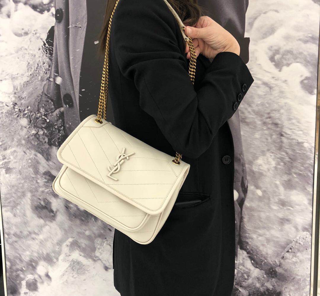 Saint laurent Ysl 𝑵𝒊𝒌𝒊 𝑳𝒂𝒎𝒃 22CM 小羊皮邮差包 533037/奶白色