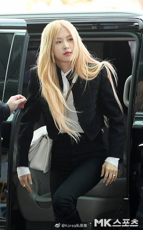 Saint laurent Ysl 𝑵𝒊𝒌𝒊 𝑳𝒂𝒎𝒃 28CM 小羊皮邮差包 498894/奶白色