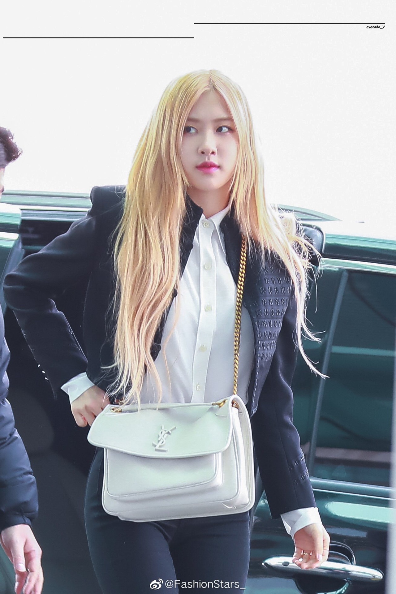 Saint laurent Ysl 𝑵𝒊𝒌𝒊 𝑳𝒂𝒎𝒃 28CM 小羊皮邮差包 498894/奶白色