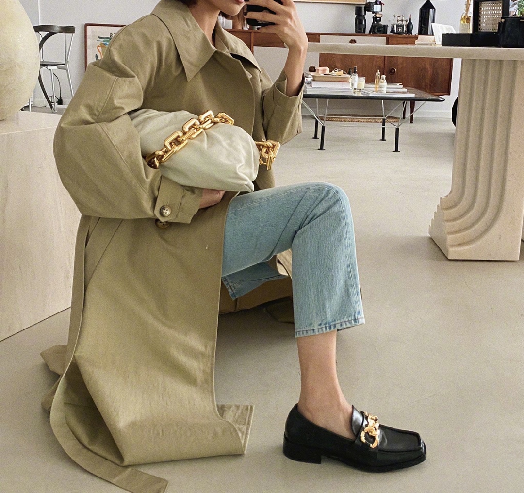 Bottega Veneta ๐๐๐ ๐พ๐๐ผ๐๐ ๐๐๐๐พ๐ 31CM BAG 620230็ฝ่ฒ/้้พ