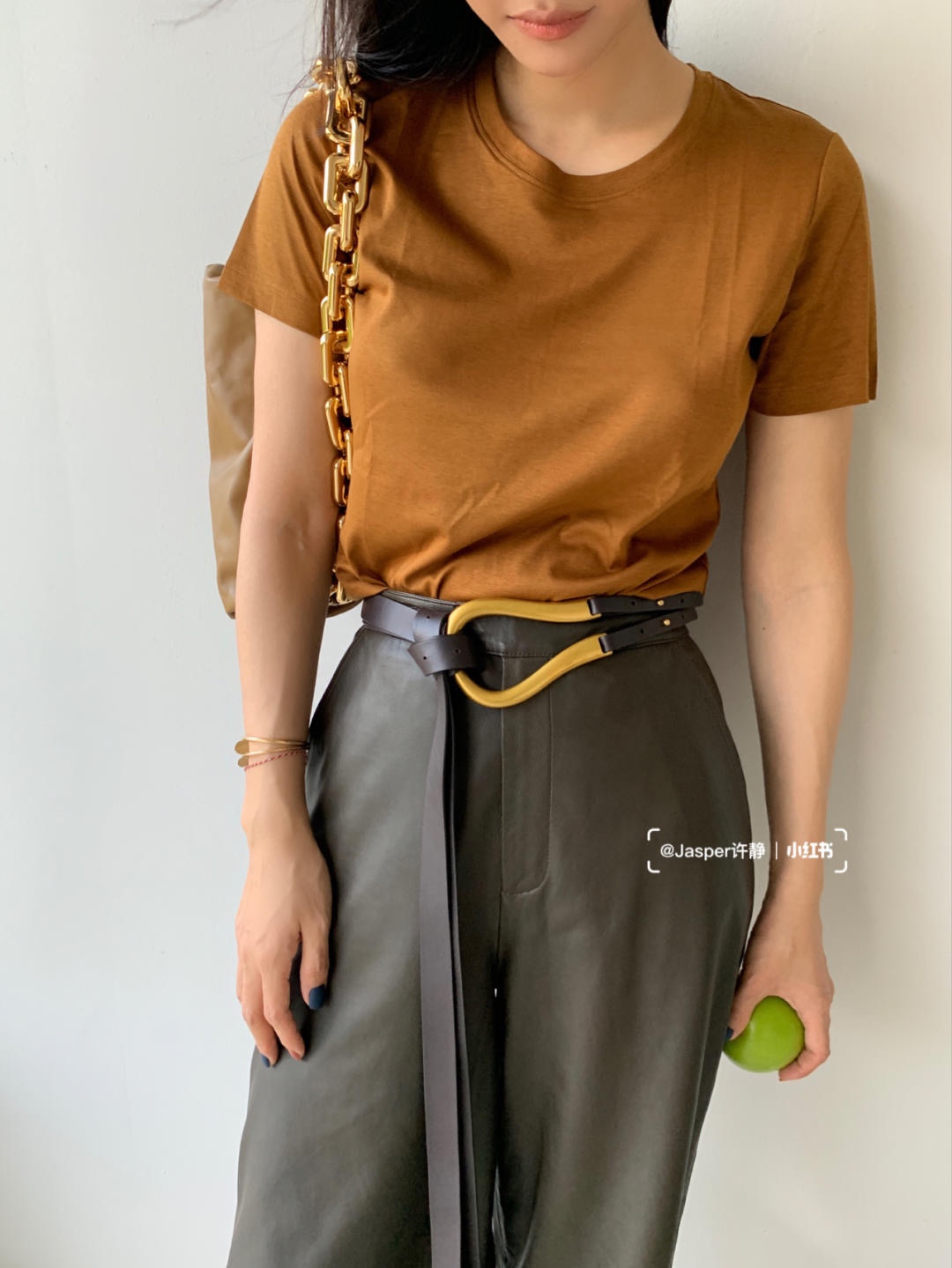 Bottega Veneta 𝙏𝙃𝙀 𝘾𝙃𝘼𝙄𝙉 𝙋𝙊𝙐𝘾𝙃 31CM BAG 620230焦糖色/金链