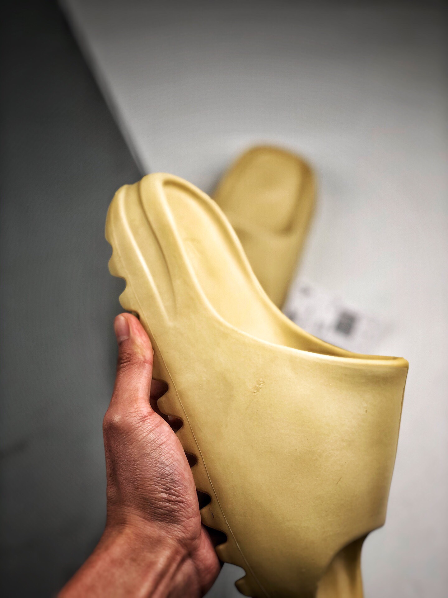 130 Kanye West x Yeezy Slide“Resin” 椰子拖鞋 侃爷再度联乘