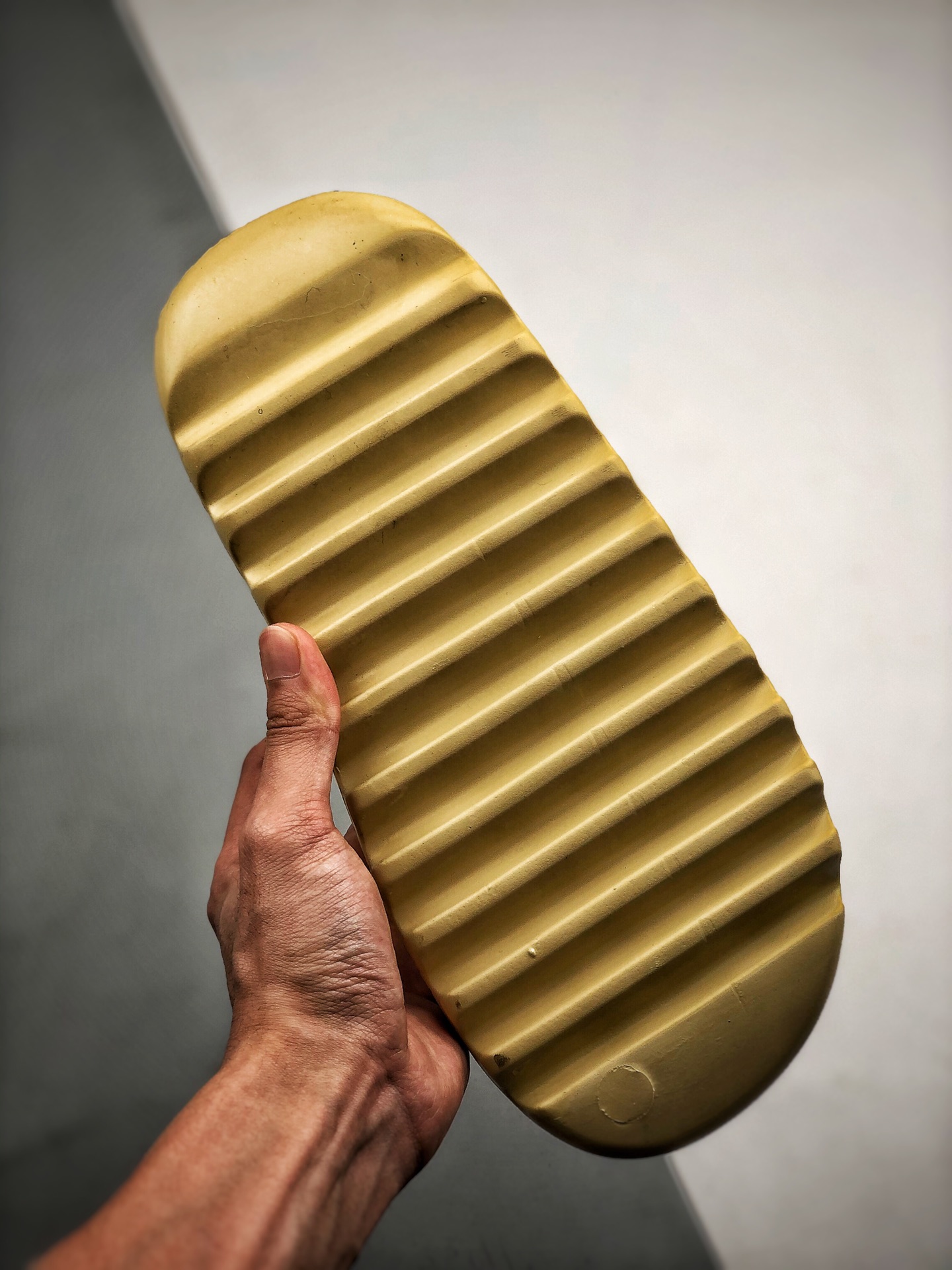 130 Kanye West x Yeezy Slide“Resin” 椰子拖鞋 侃爷再度联乘