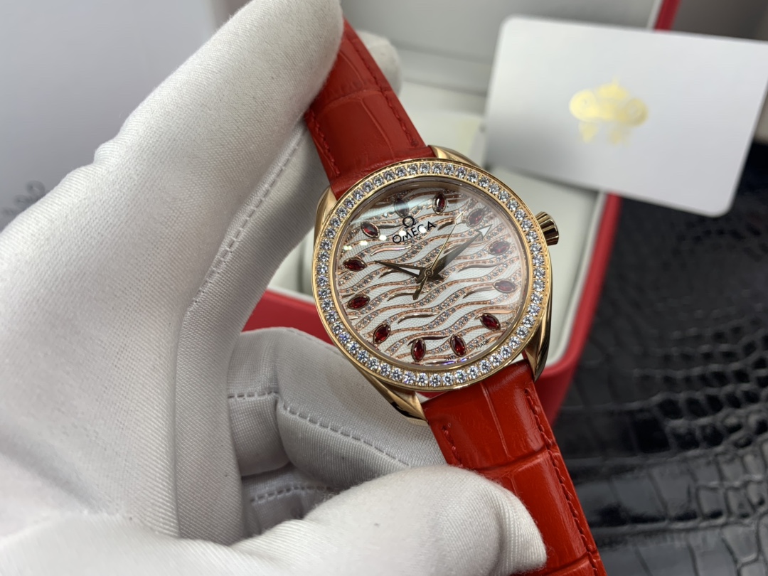 Omega 皇家 欧米茄海马系列女款腕表
