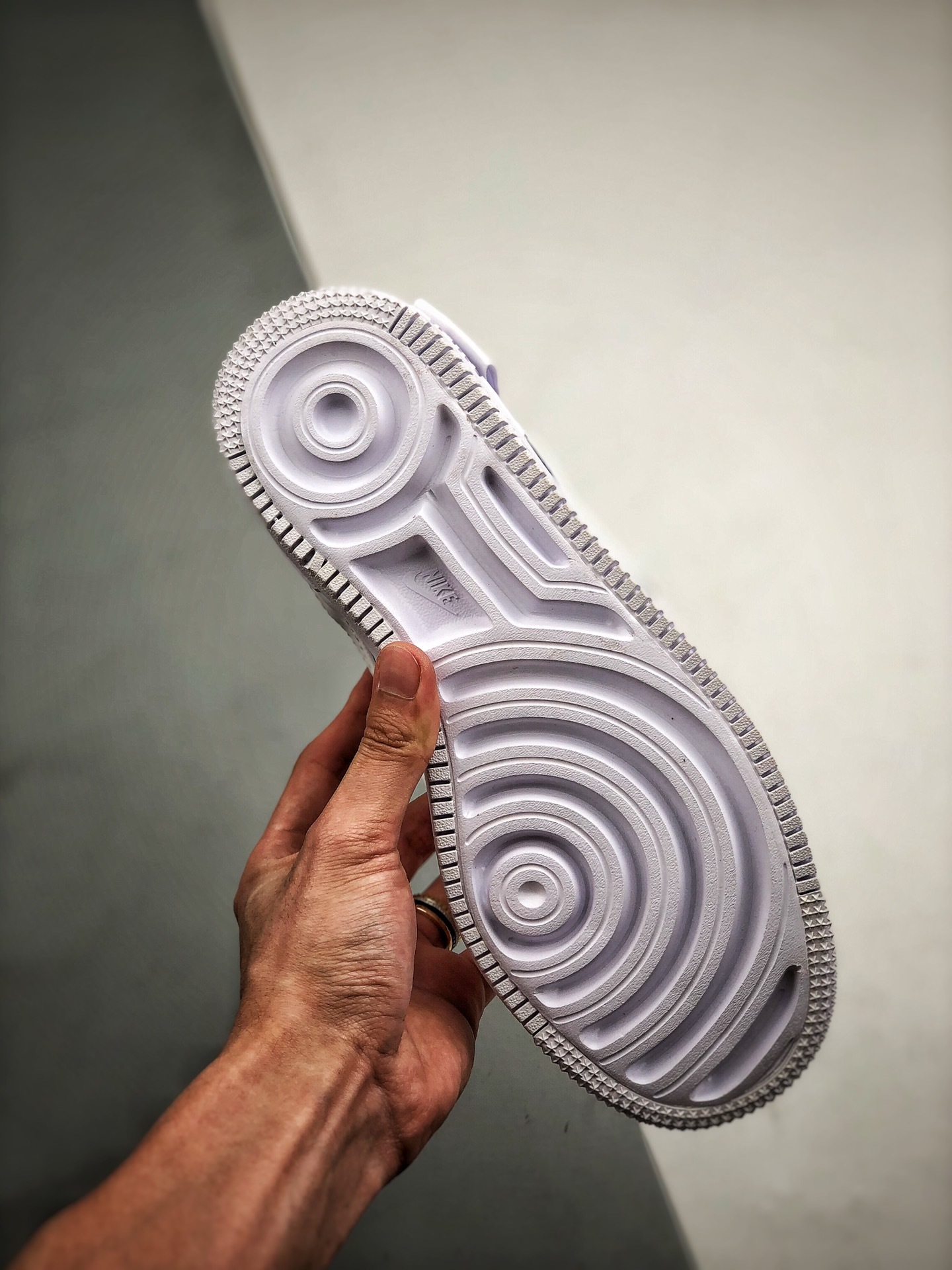 170 Nike Wmns AF1 JESTER XX 空军一号轻量增高 “脱落勾全白” 货号:AO1220-101-莆田鞋,莆田鞋货源,高仿鞋,高仿鞋货源,安福档口,莆田高仿鞋,莆田鞋批发,高仿鞋批发,莆田高仿运动鞋,高仿运动鞋,莆田运动鞋 170 Nike Wmns AF1 JESTER XX 空军一号轻量增高 “脱落勾全白” 货号:AO1220-101