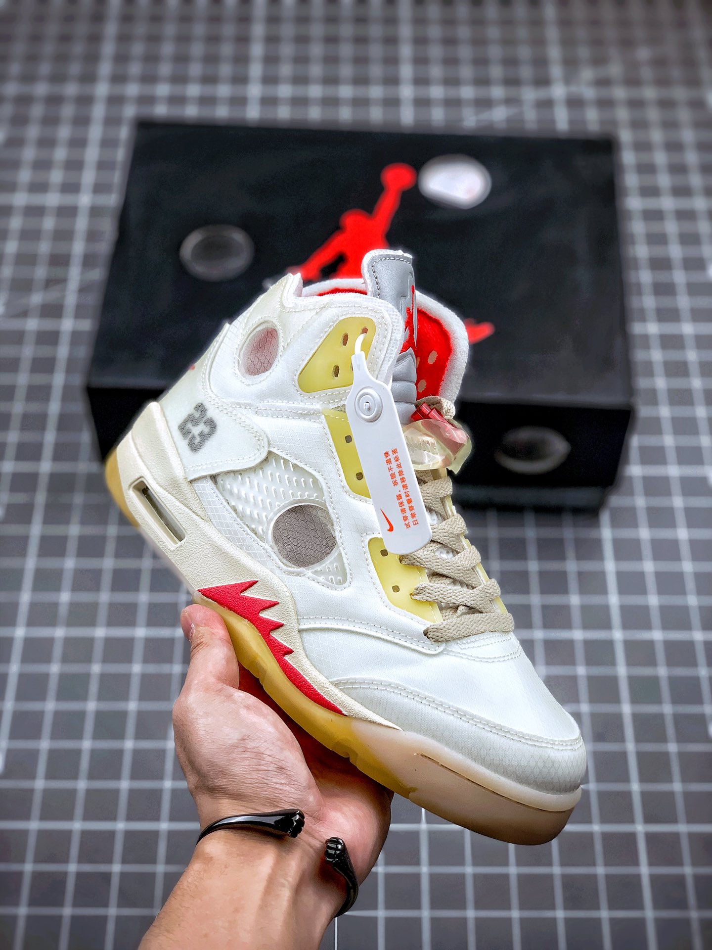 280 OFF-WHITE X Air Jordan 5 OW联名 AJ5乔5 OW联名 男子文篮化球鞋 货号：CT8480-002