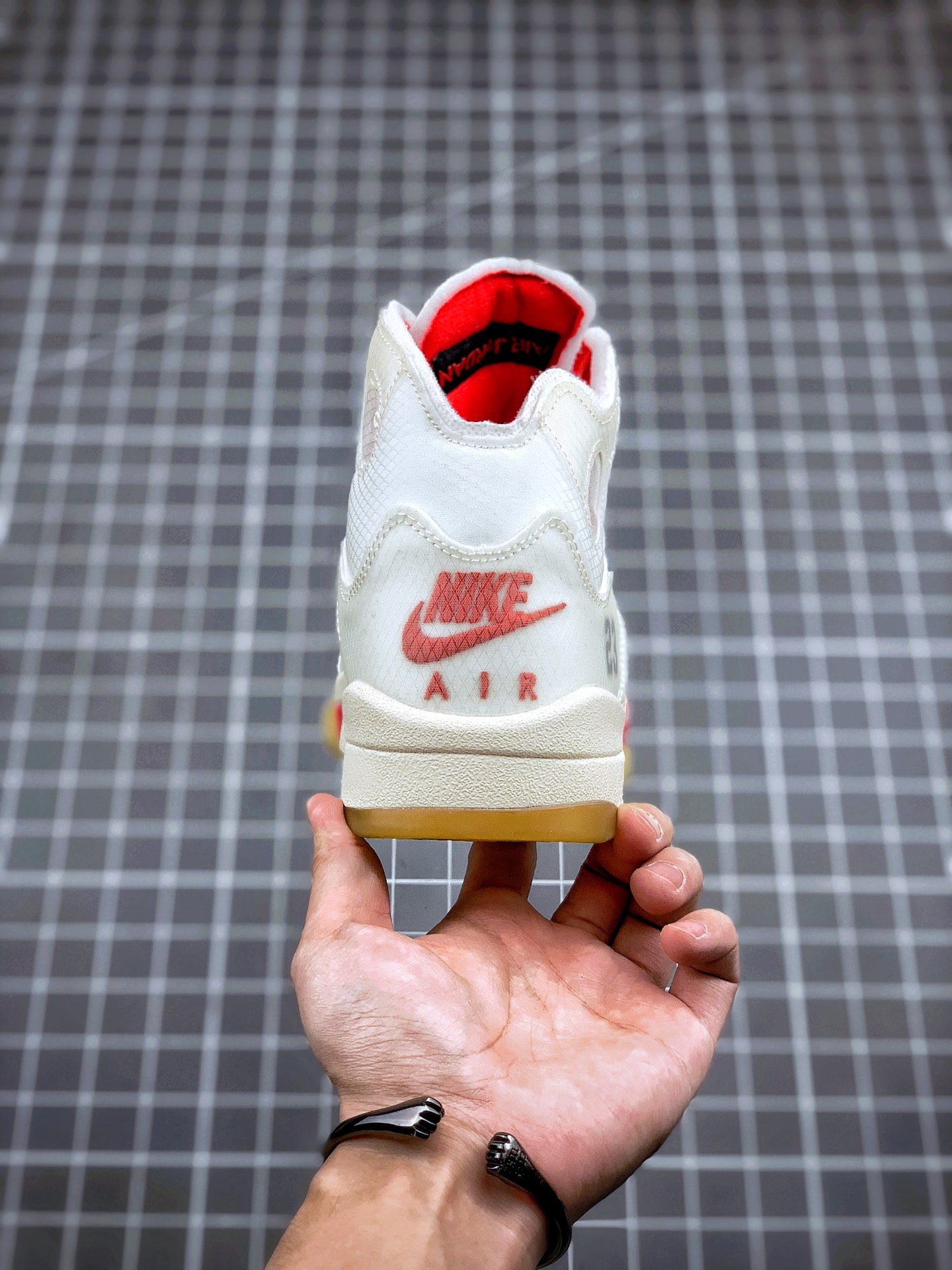 280 OFF-WHITE X Air Jordan 5 OW联名 AJ5乔5 OW联名 男子文篮化球鞋 货号：CT8480-002