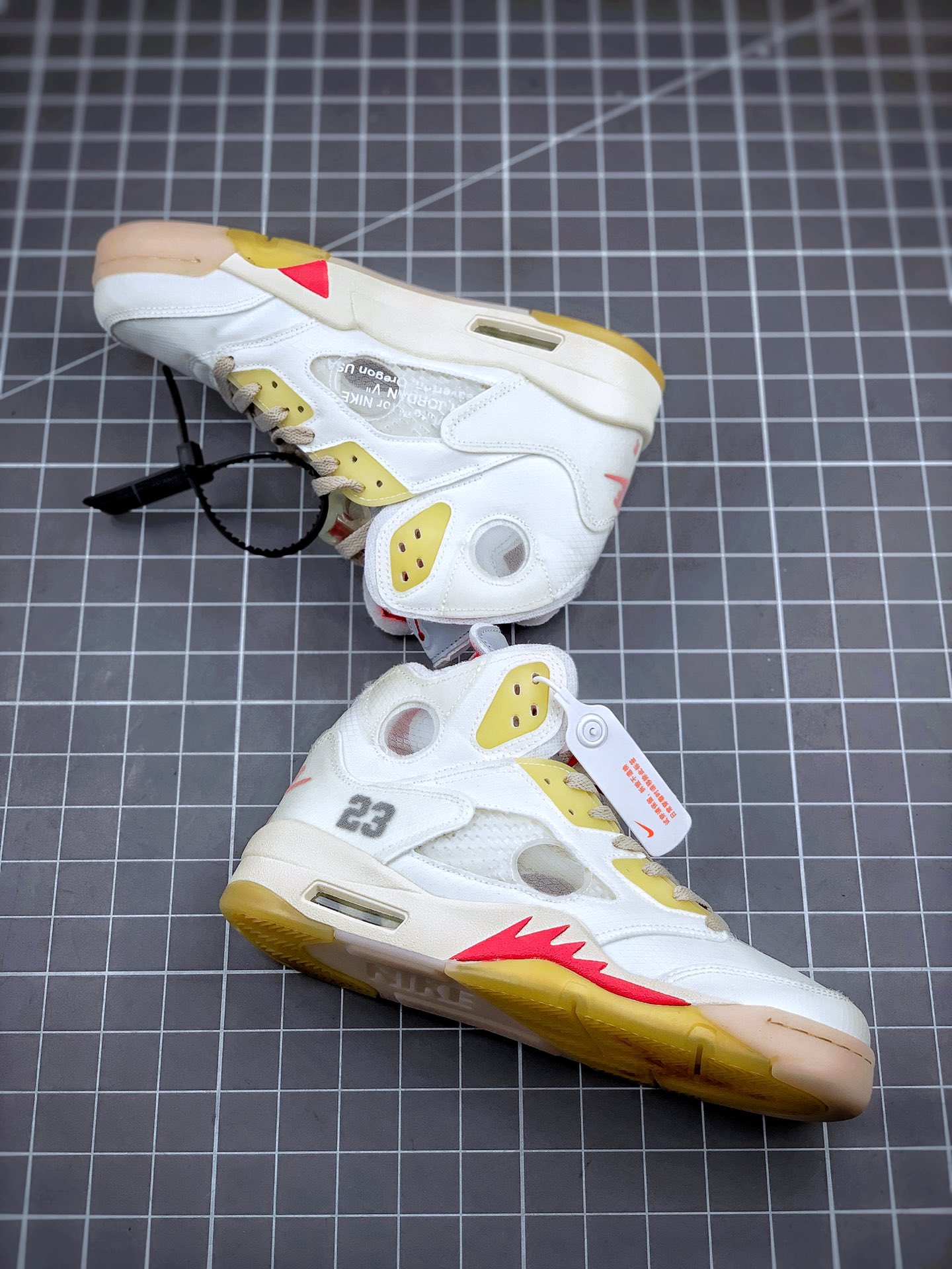 280 OFF-WHITE X Air Jordan 5 OW联名 AJ5乔5 OW联名 男子文篮化球鞋 货号：CT8480-002
