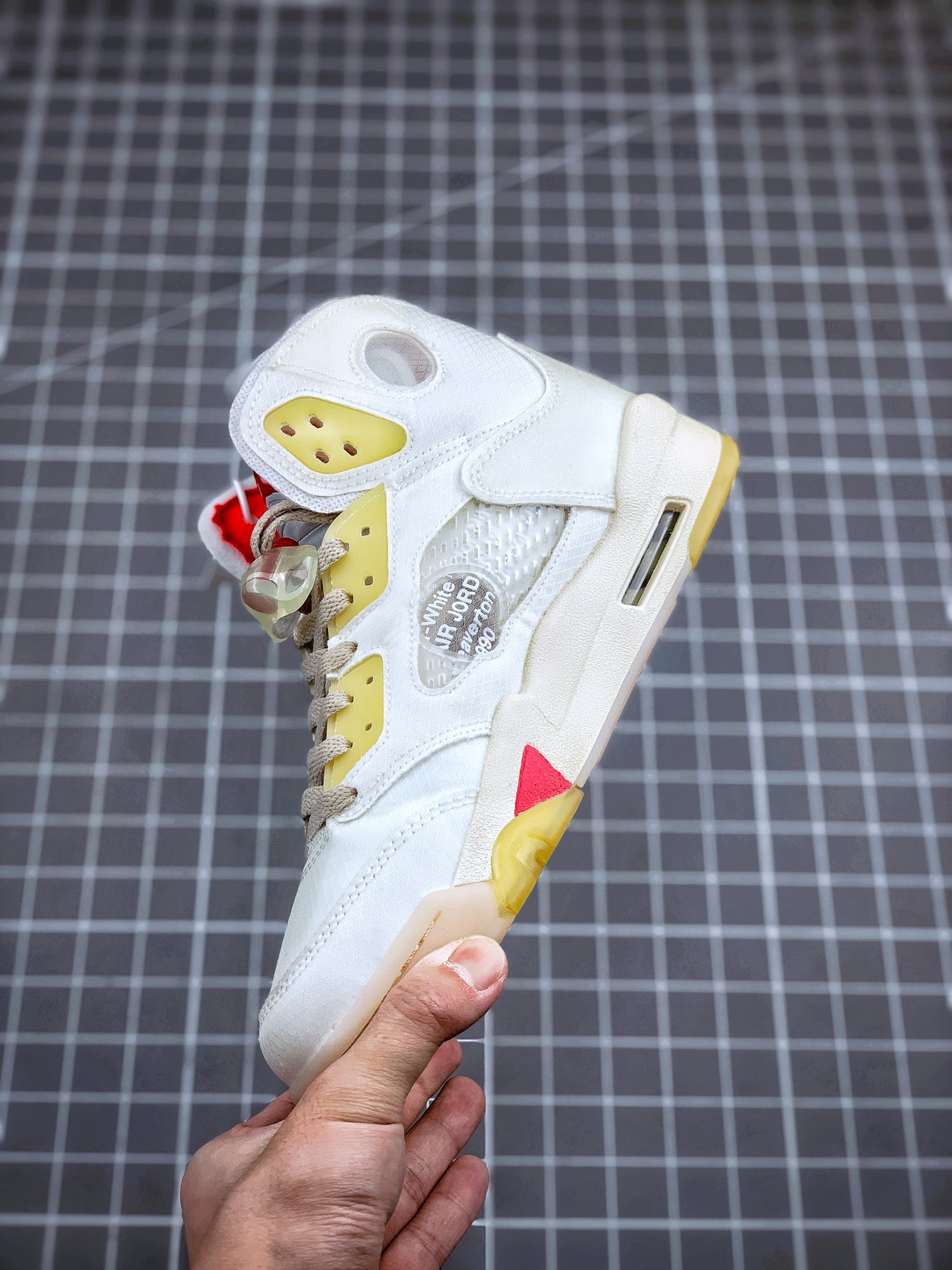 280 OFF-WHITE X Air Jordan 5 OW联名 AJ5乔5 OW联名 男子文篮化球鞋 货号：CT8480-002