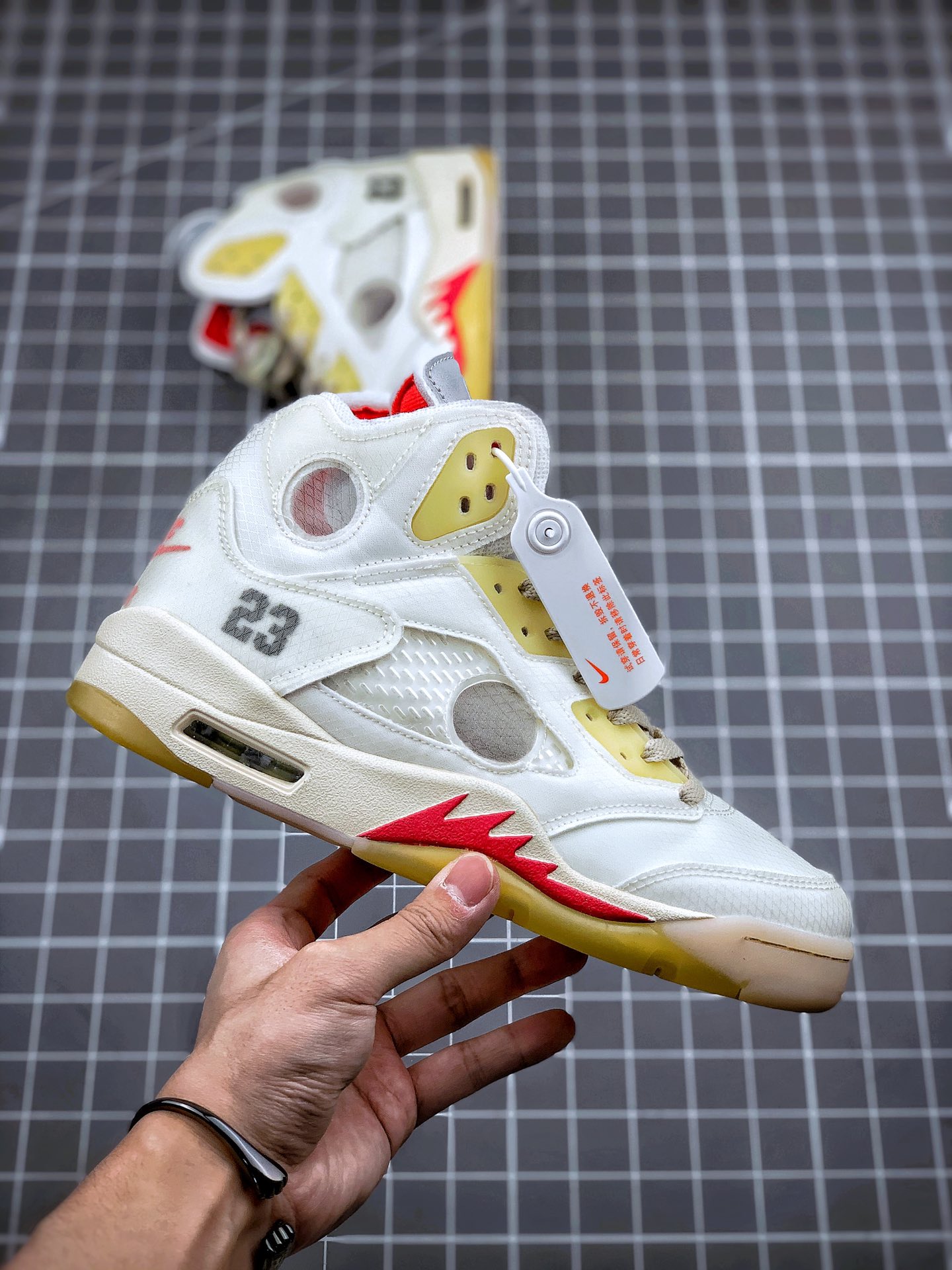 280 OFF-WHITE X Air Jordan 5 OW联名 AJ5乔5 OW联名 男子文篮化球鞋 货号：CT8480-002