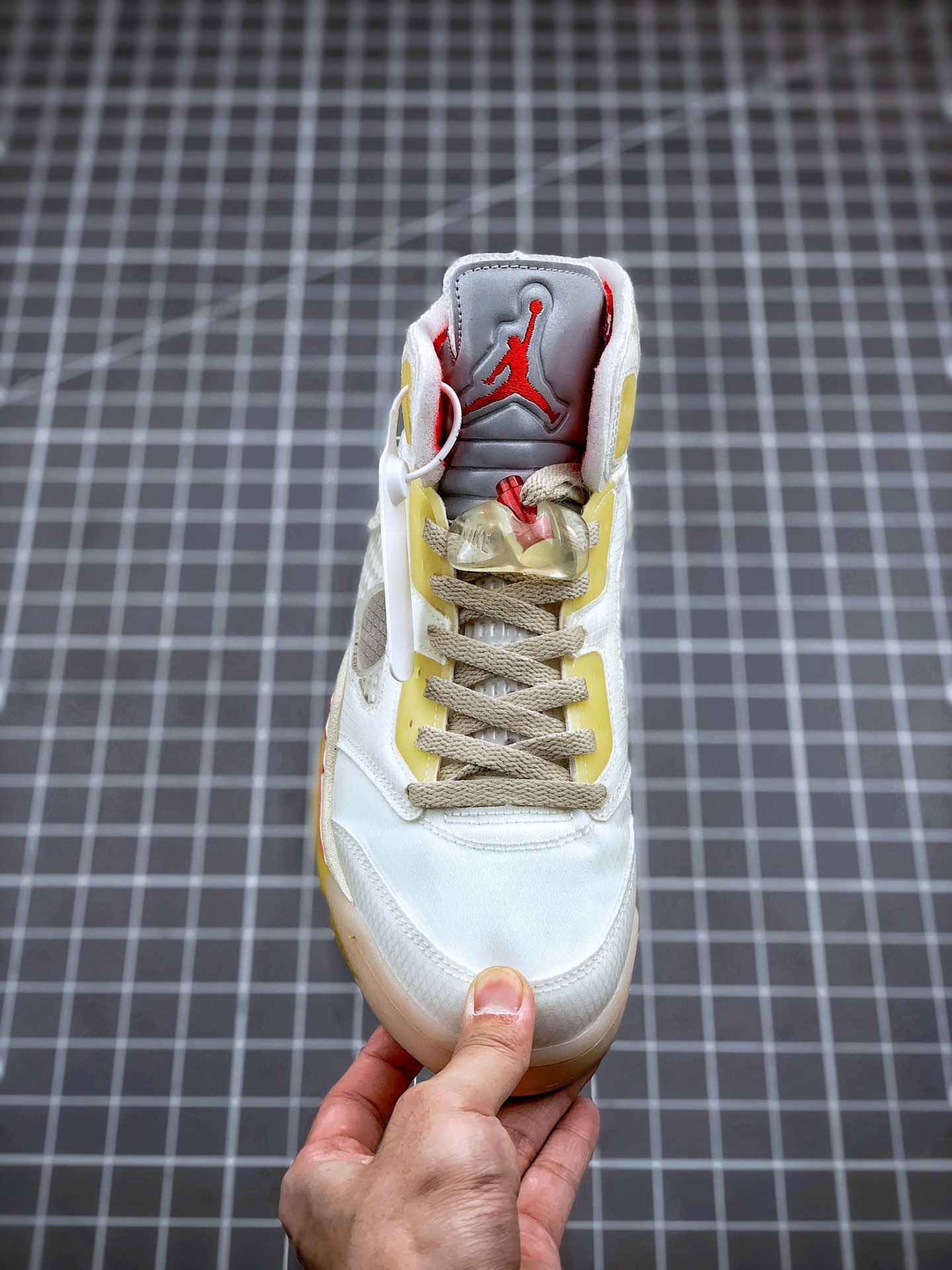 280 OFF-WHITE X Air Jordan 5 OW联名 AJ5乔5 OW联名 男子文篮化球鞋 货号：CT8480-002