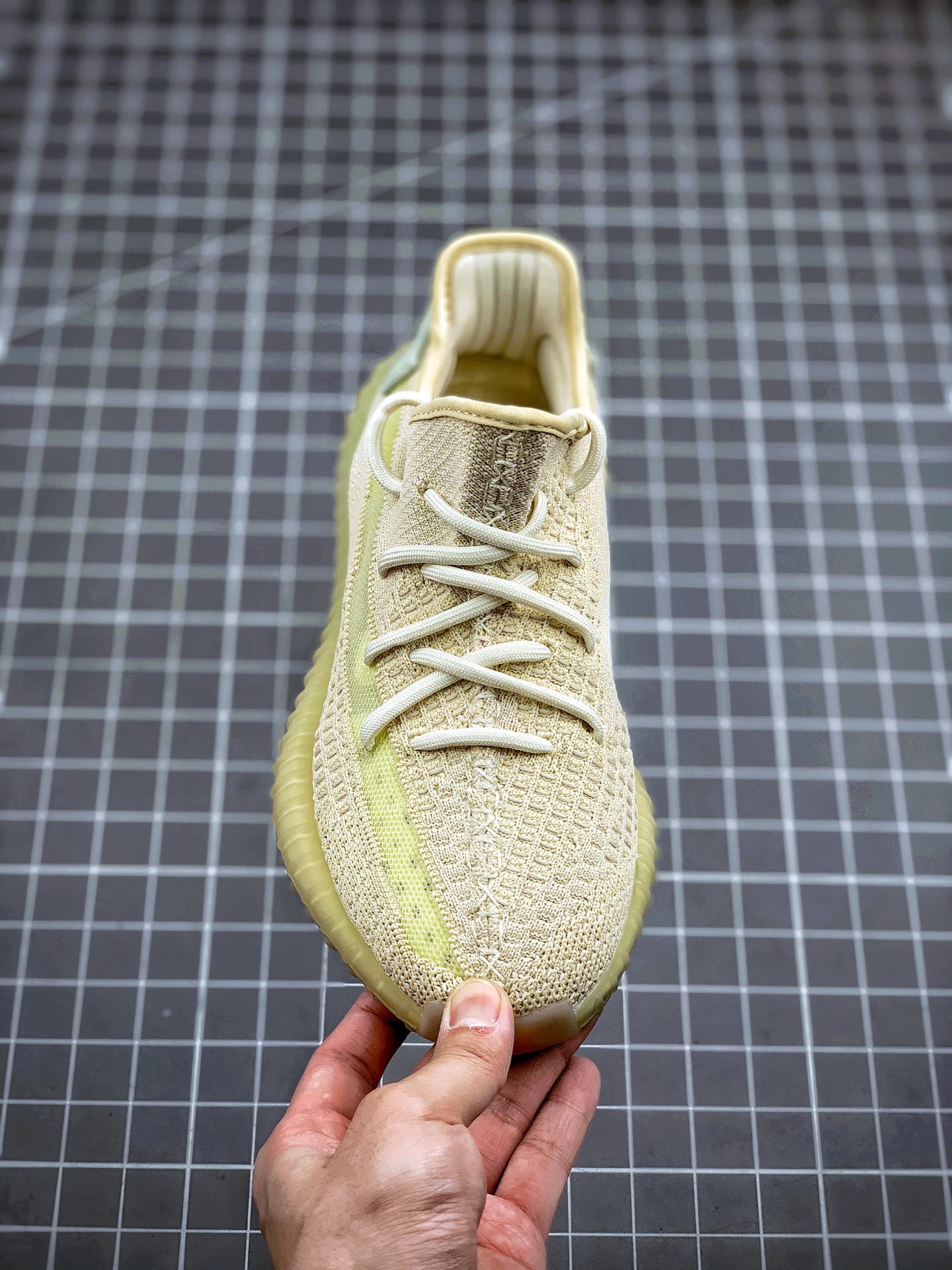 180  最高性价比版本 Adidas Yeezy 350 Boost V2”Flax” 亚麻黄 亚洲限定 货号FX9028