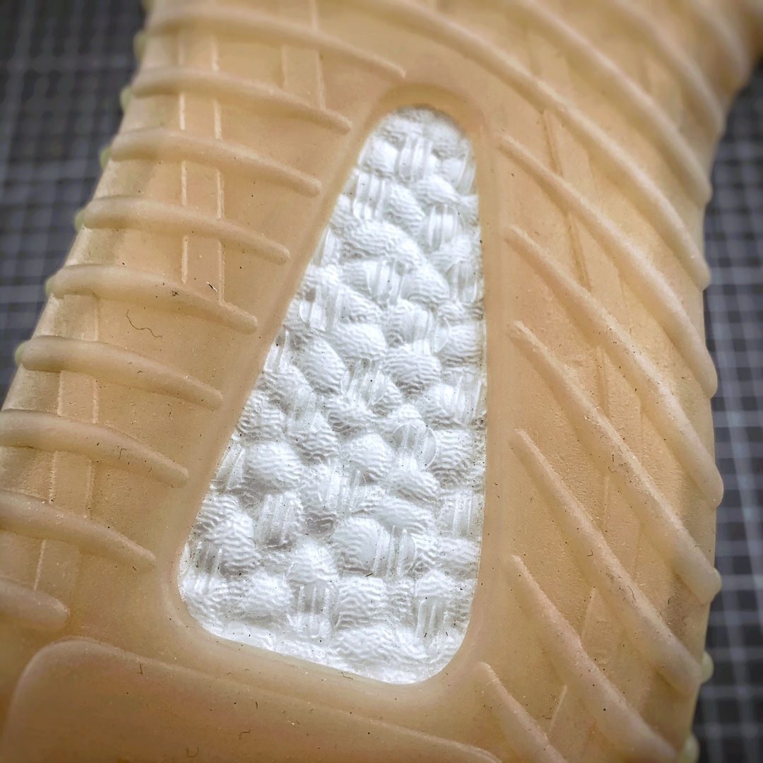 180  最高性价比版本 Adidas Yeezy 350 Boost V2”Flax” 亚麻黄 亚洲限定 货号FX9028
