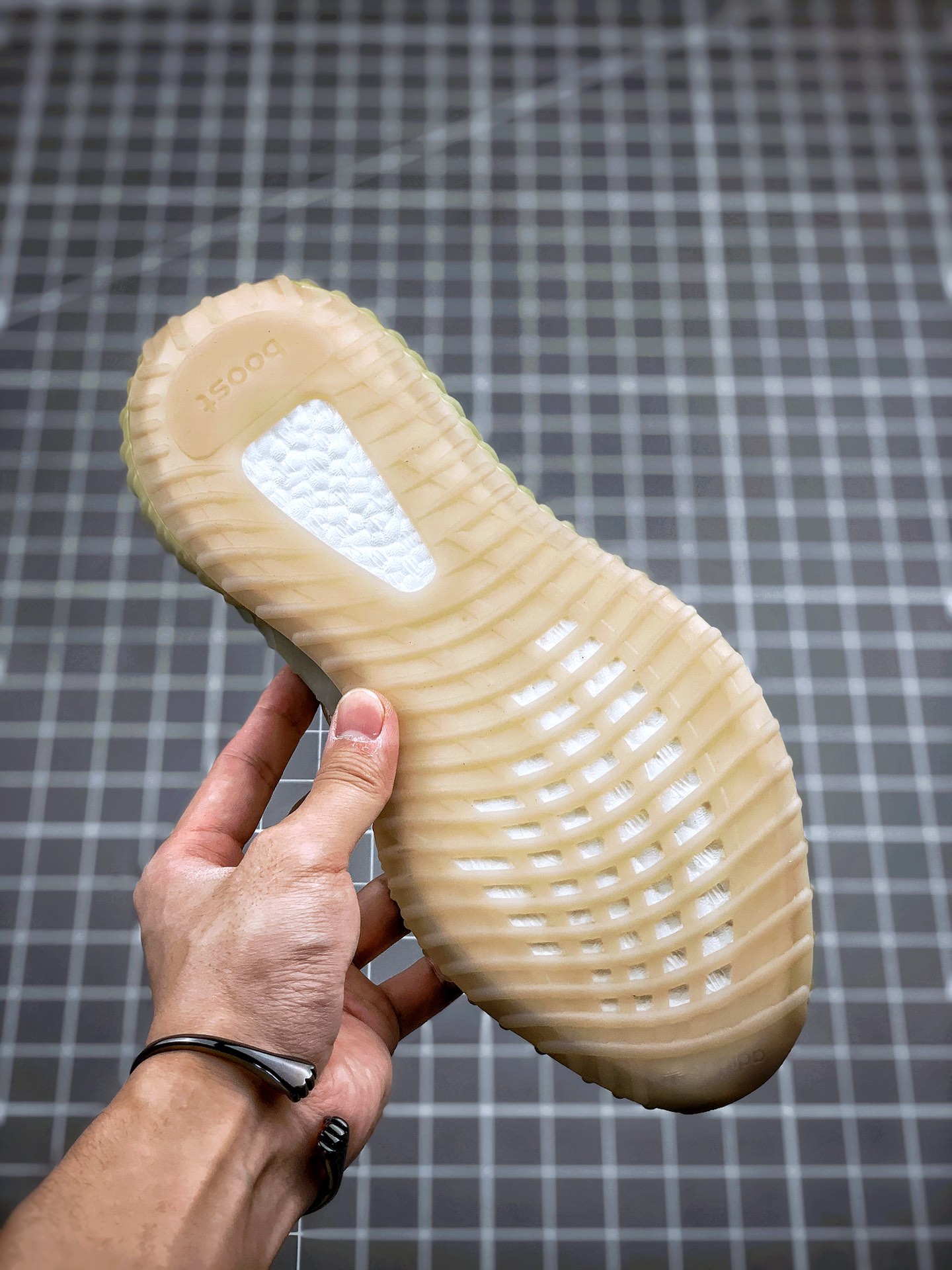 180  最高性价比版本 Adidas Yeezy 350 Boost V2”Flax” 亚麻黄 亚洲限定 货号FX9028