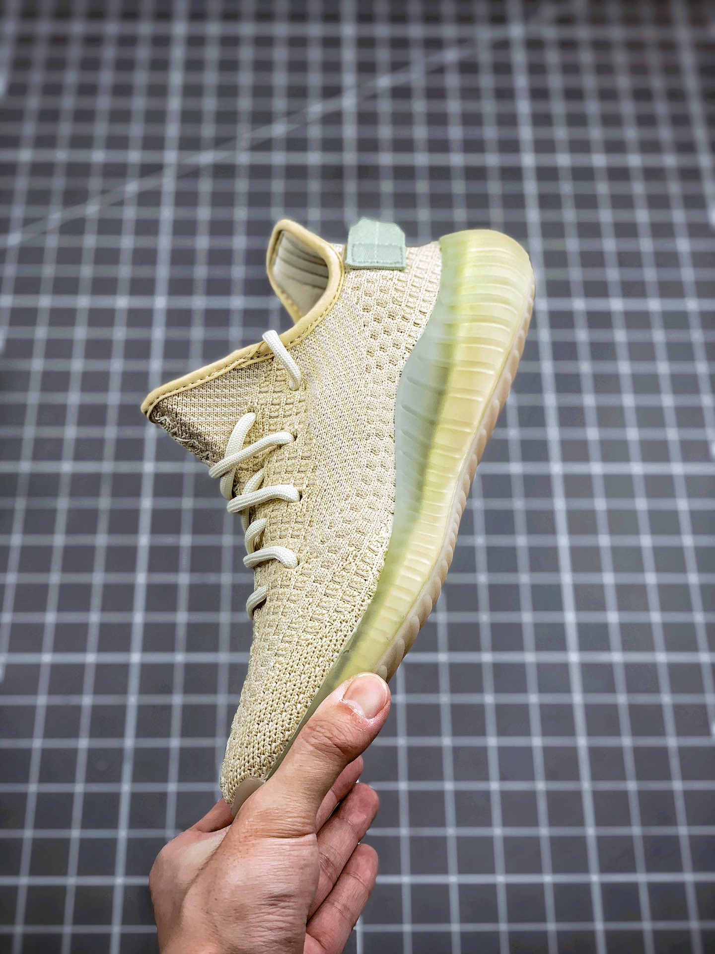 180  最高性价比版本 Adidas Yeezy 350 Boost V2”Flax” 亚麻黄 亚洲限定 货号FX9028