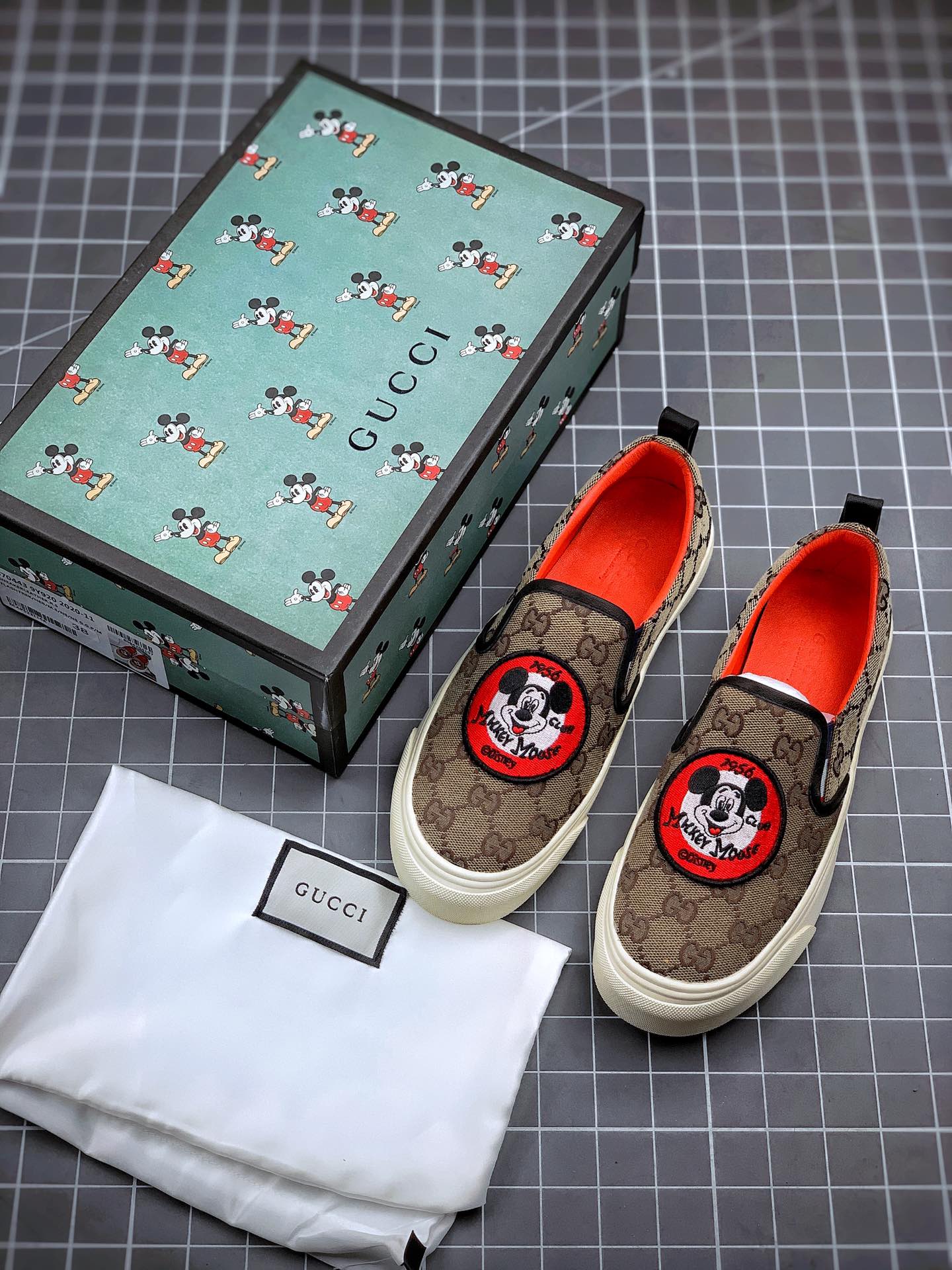 220 Disney Gucci 20ss主推款迪士尼 卡通米奇印花材料 乐福鞋半拖