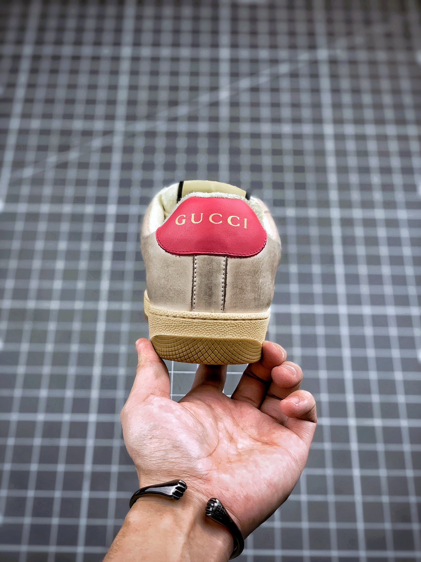 460  Gucci Distressed Screener sneaker 经典原型复古百搭做旧老爹板鞋/复古学院风