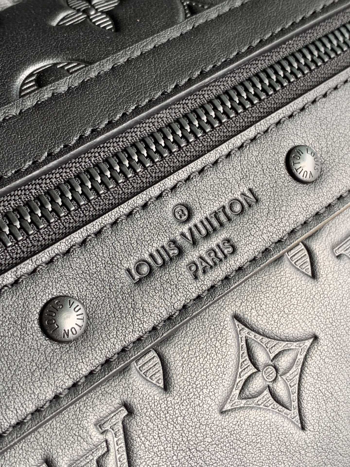 Louis Vuitton LV Sprinter 双肩包 M44727黑色