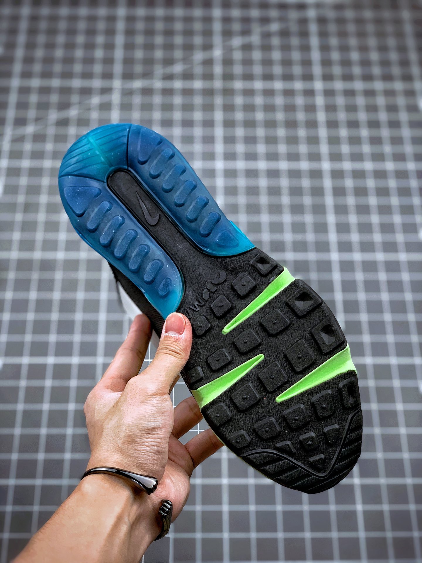 200 AirMax 2090 官网强力主推  客供真实压强气垫 原盒原标专柜一致 货号：CN7664-700