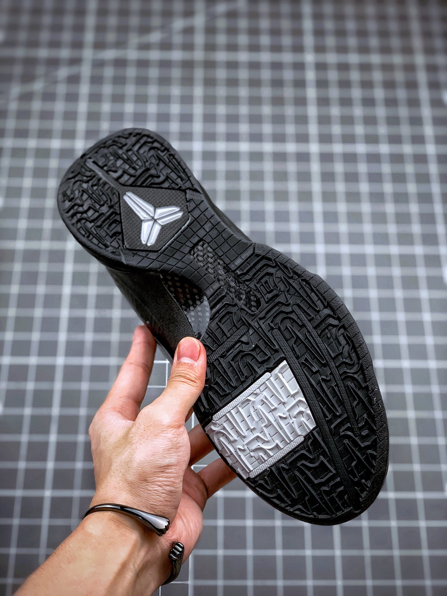 270 NIKE ZOOM KOBE 5 PROTRO  莞产纯原科比五代 ZK5 ”纯黑镭射” 此次ZK5官方复刻传承了元年经典