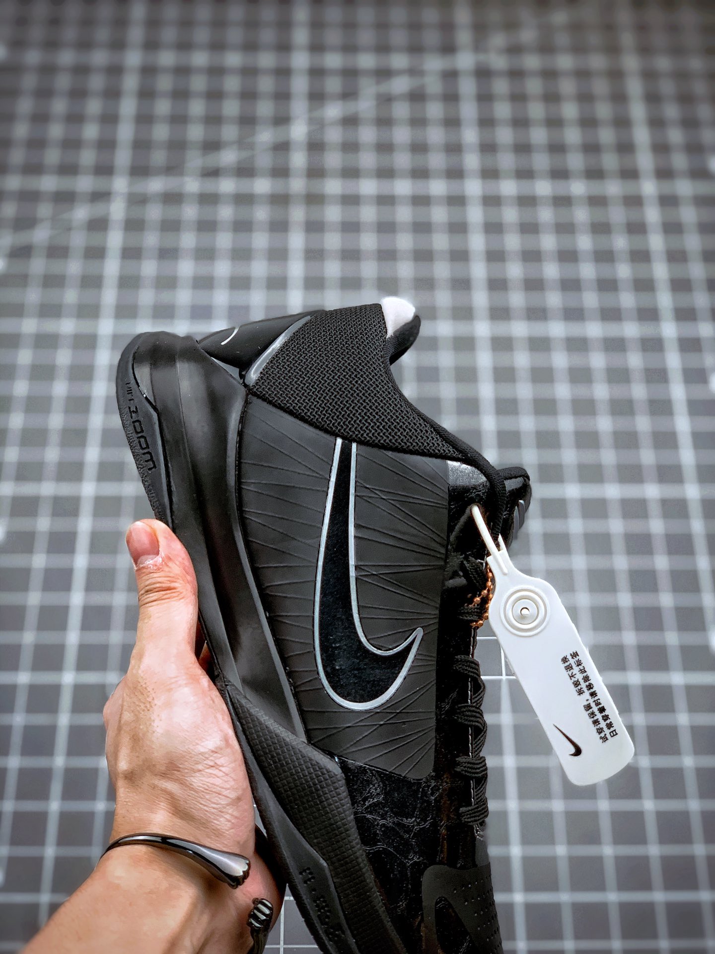 270 NIKE ZOOM KOBE 5 PROTRO  莞产纯原科比五代 ZK5 ”纯黑镭射” 此次ZK5官方复刻传承了元年经典