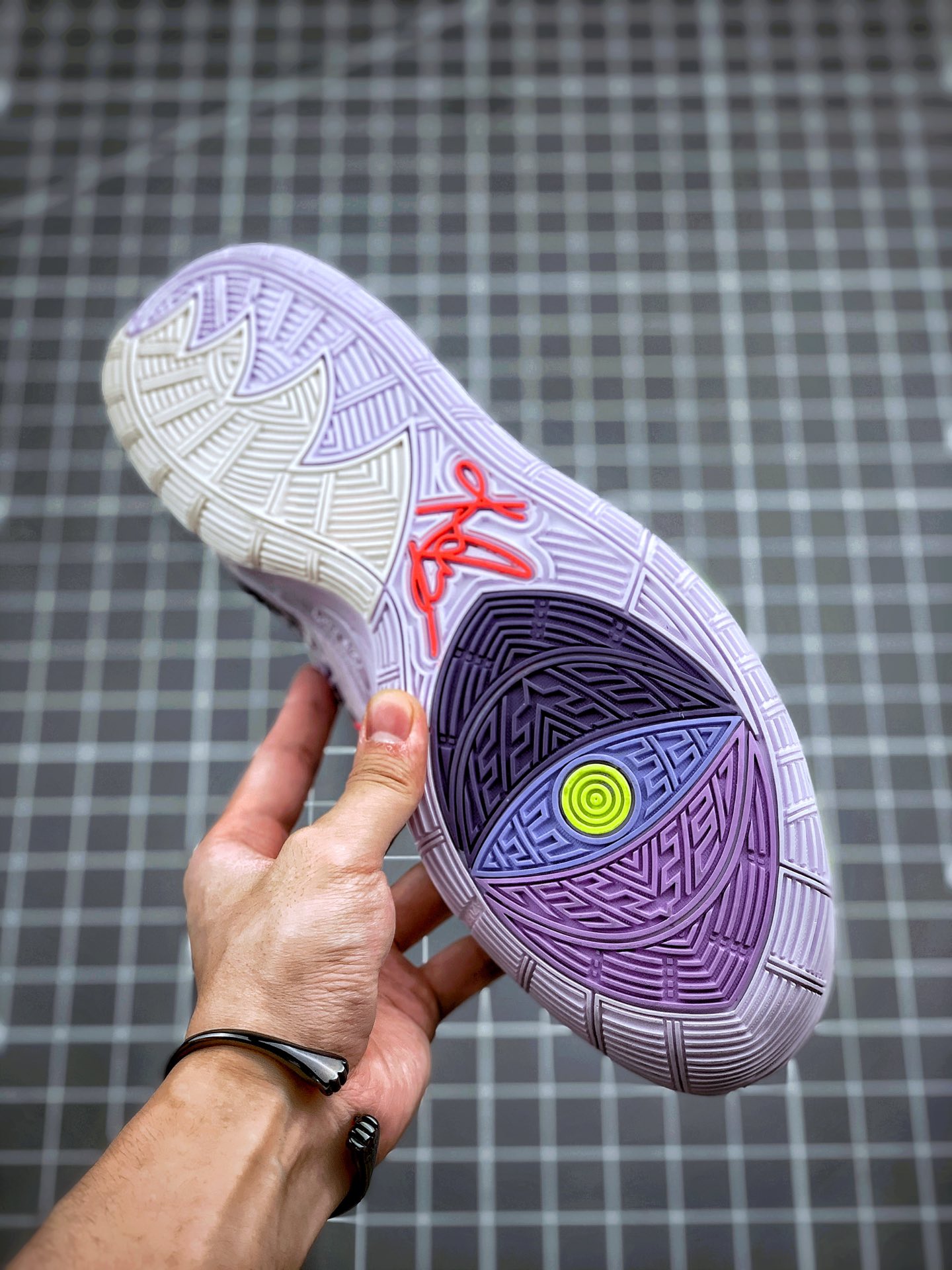 270 Nike Kyrie 6 PRE HEAT EP  欧文全新六代签名战靴  CD5031-500