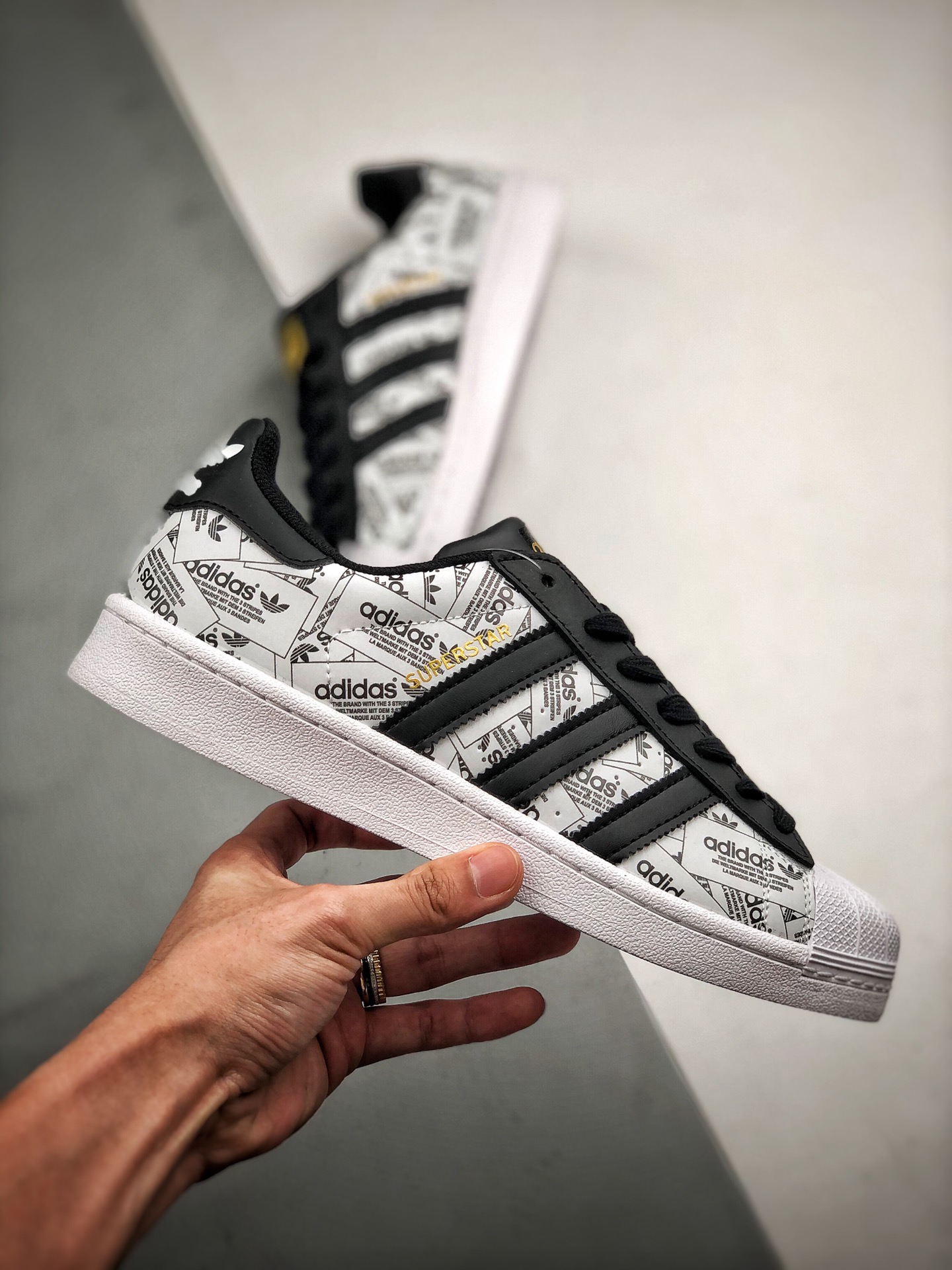 150 Adidas阿迪达斯 Originals SUPERSTAR W 贝壳头官网同步 白黑海报3M EF1480