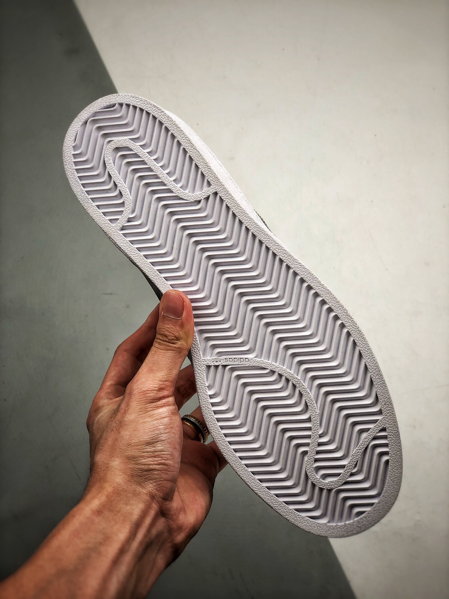 150 Adidas Originals SUPERSTAR W 灰镭射 渠道正品订单 货号：EF1480