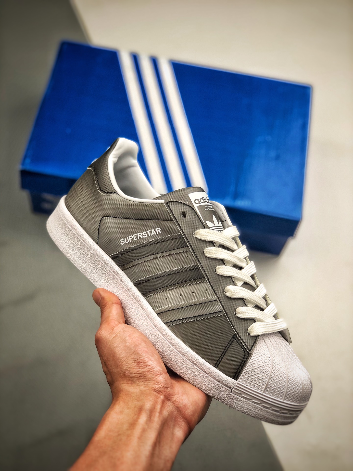150 Adidas Originals SUPERSTAR W 灰镭射 渠道正品订单 货号：EF1480
