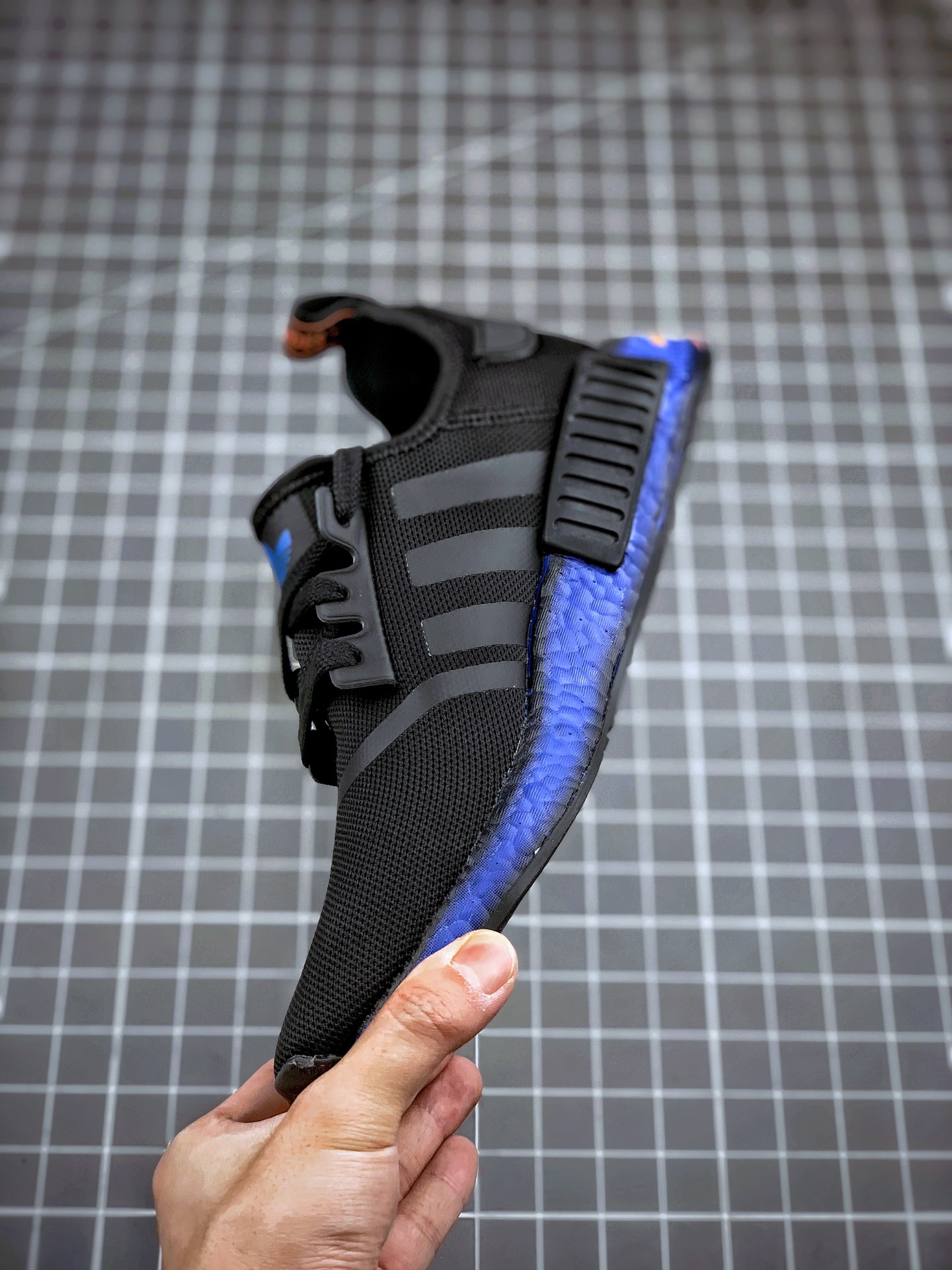 210 Adidas NMD _R1 黑蓝橙 虎扑版本 专柜同步上架