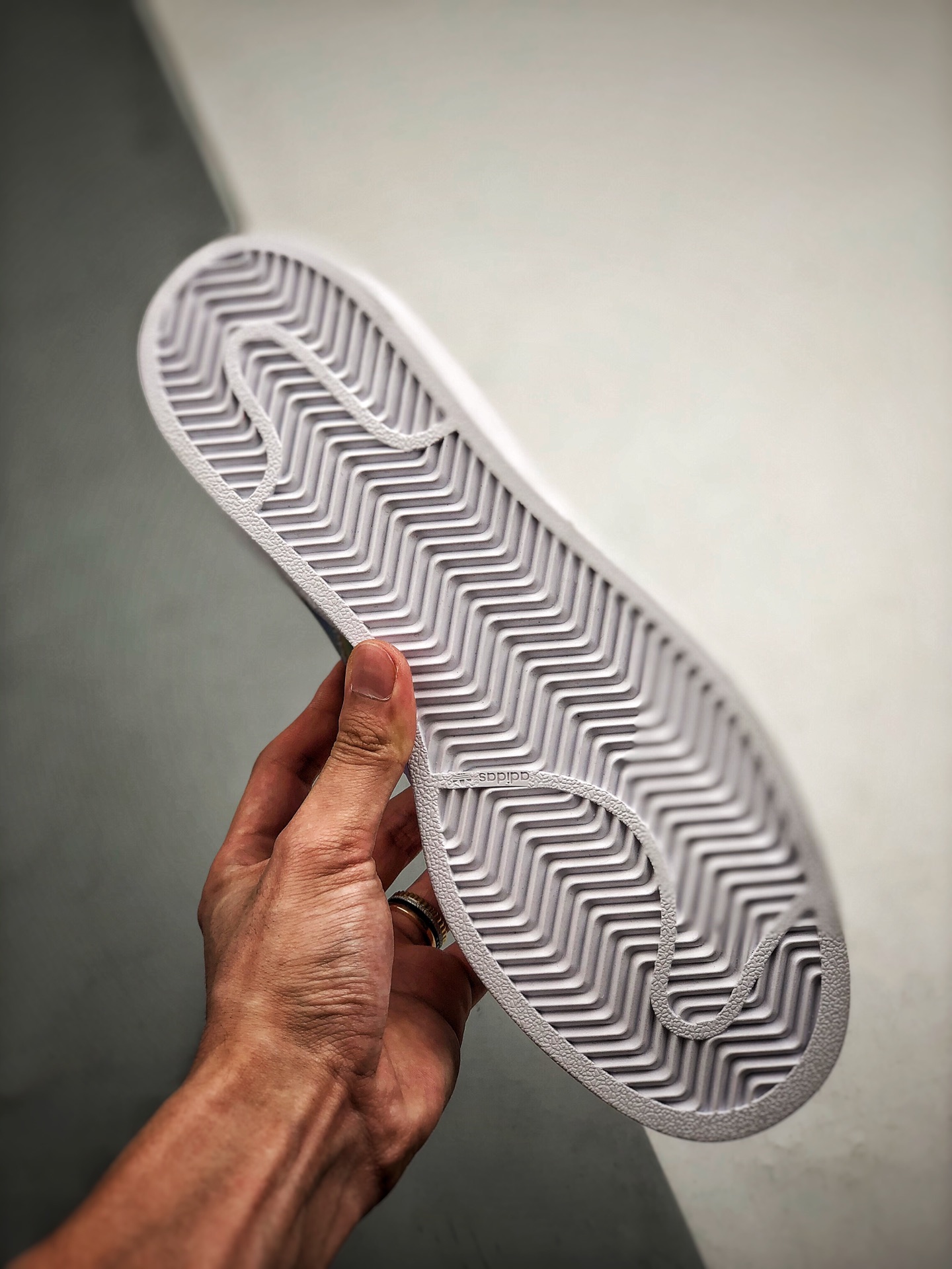 150 Adidas Originals SUPERSTAR W 贝壳头官网货号：EF1480