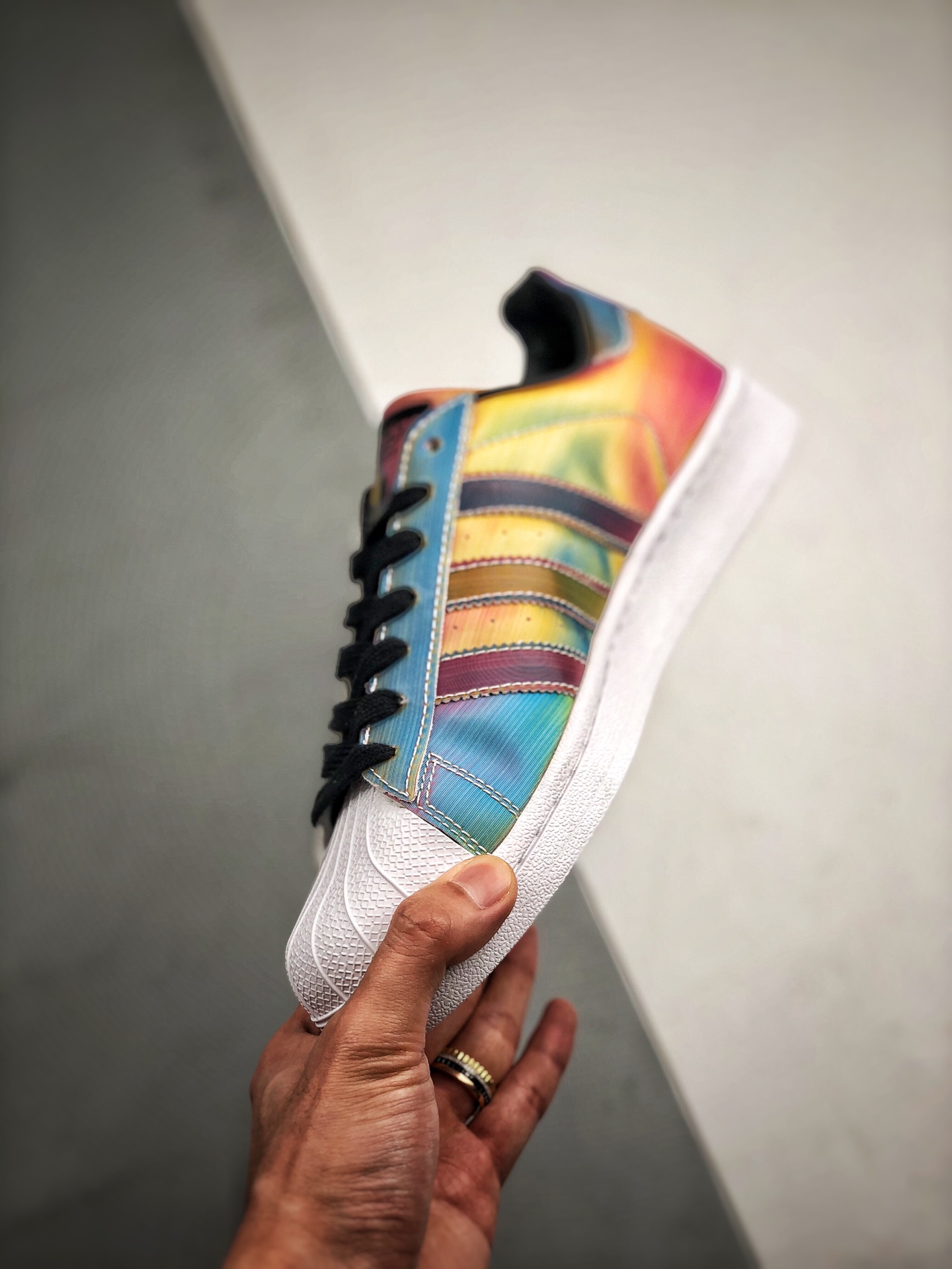 150 Adidas Originals SUPERSTAR W 贝壳头官网货号：EF1480