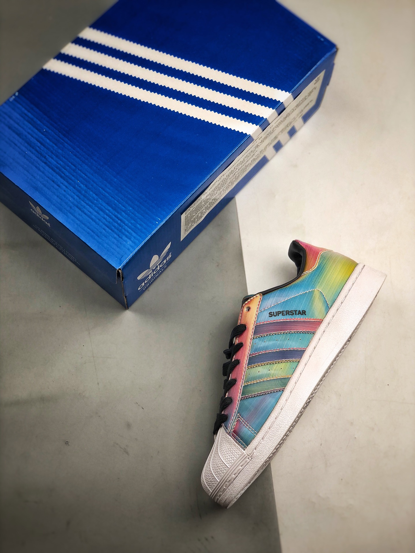 150 Adidas Originals SUPERSTAR W 贝壳头官网货号：EF1480
