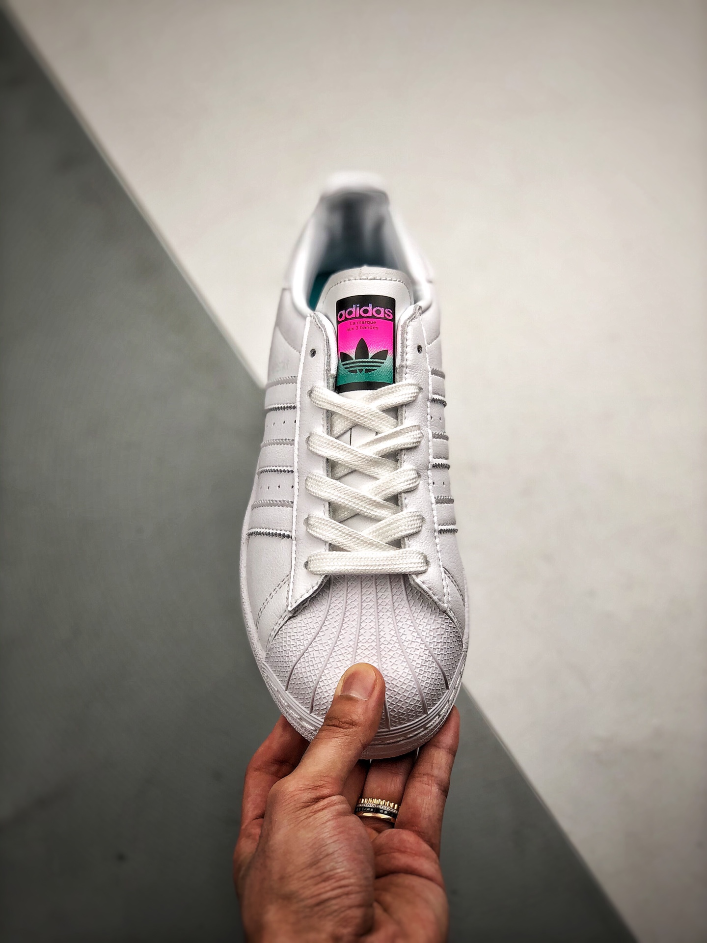 150 Adidas Originals SUPERSTAR W 贝壳头官网同步