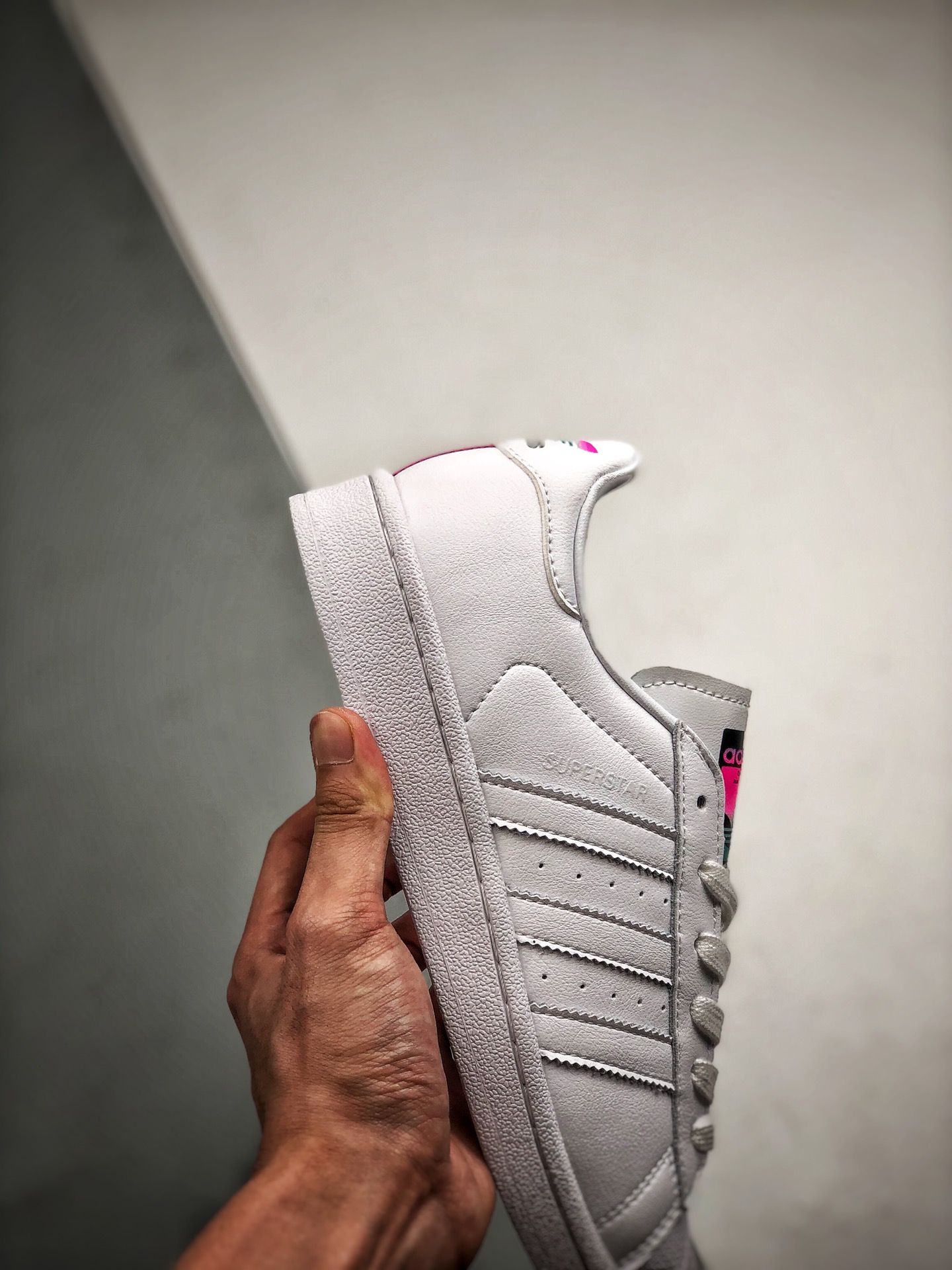 150 Adidas Originals SUPERSTAR W 贝壳头官网同步