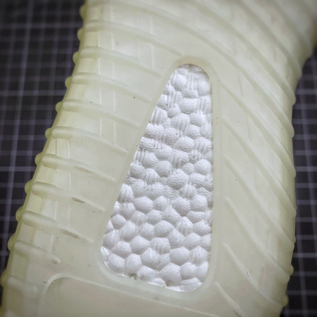 560  Adidas Yeezy 350 Boost V2 ”Marsh”黄侧透满天星 货号：FX9034 原装渔丝网加持 百分百原鞋一致