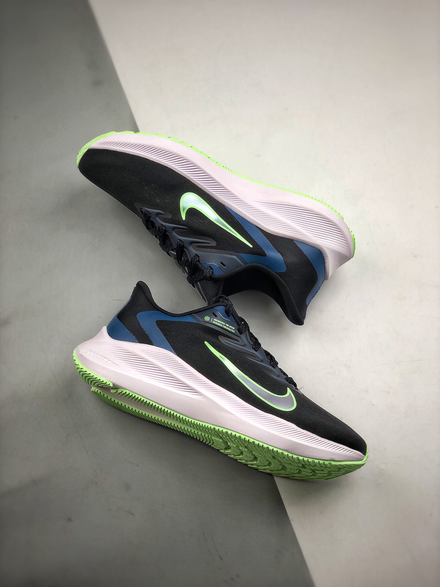 200 Nk Air Zoom Winflo 7代  网透面气 训跑练步鞋 CJ0302-601