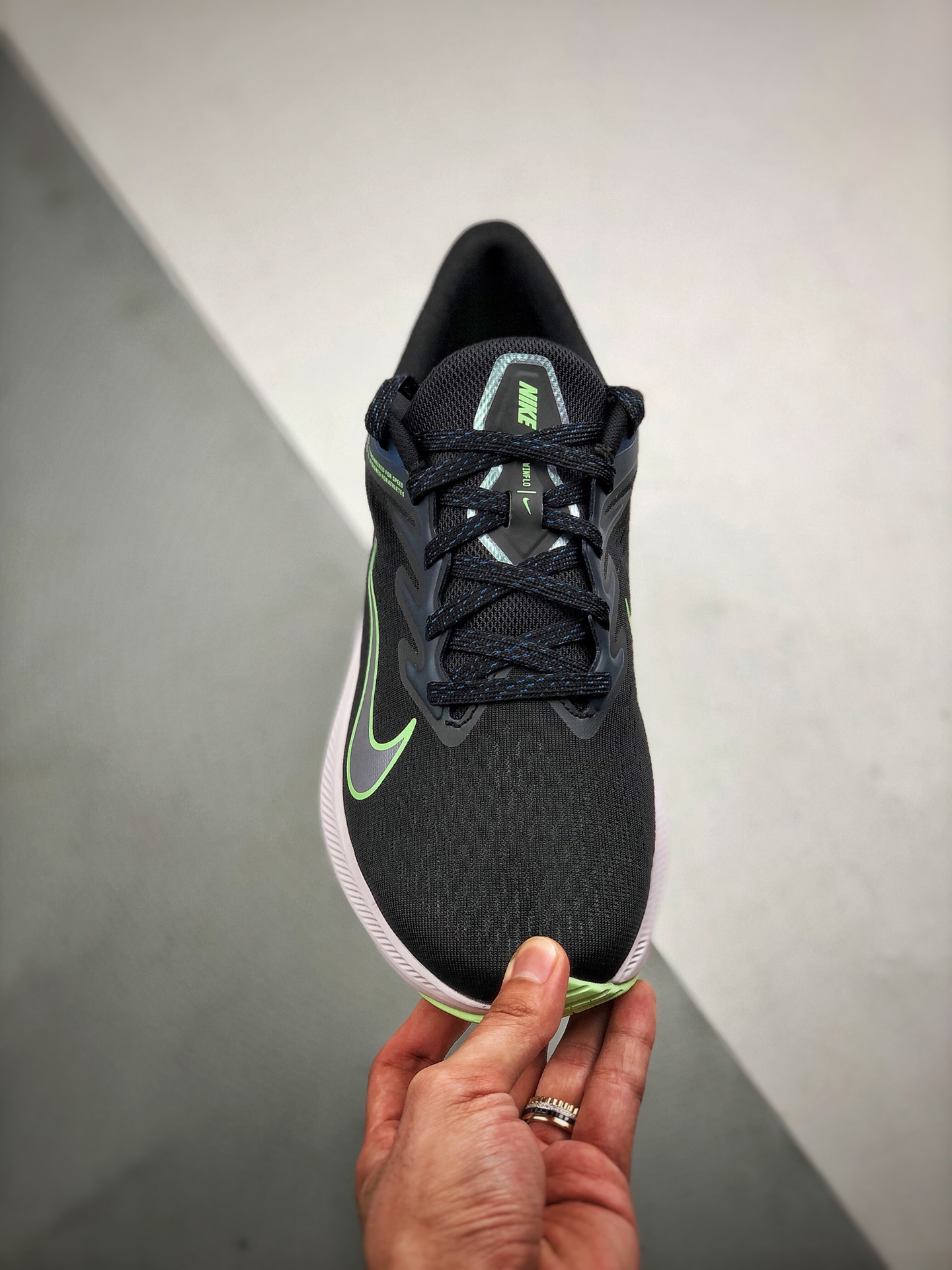 200 Nk Air Zoom Winflo 7代  网透面气 训跑练步鞋 CJ0302-601