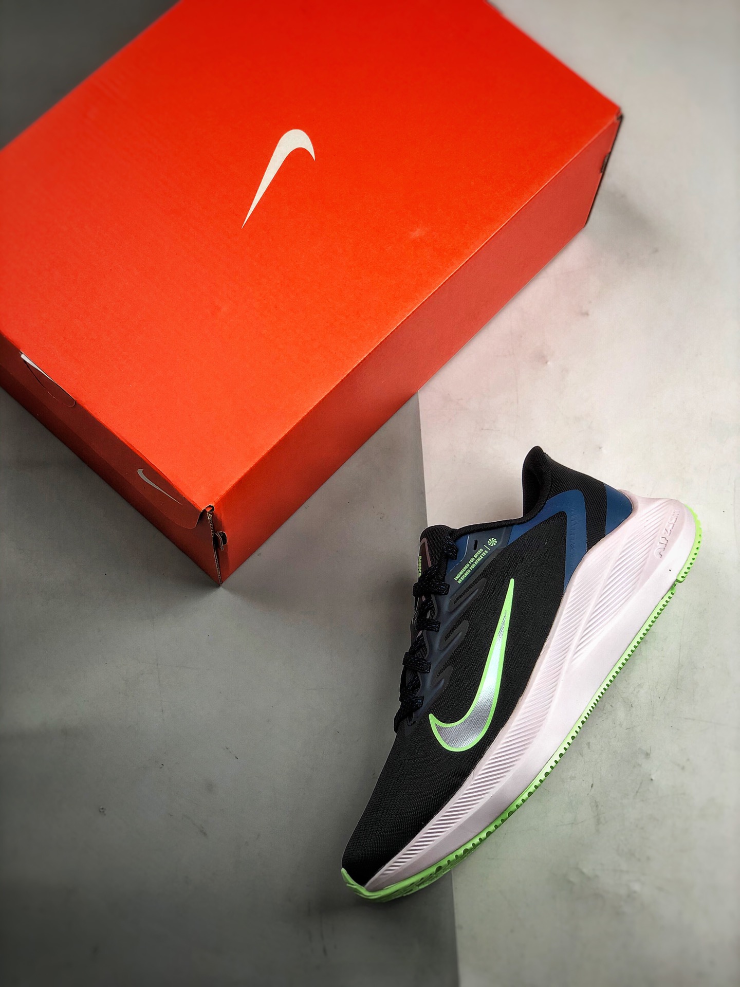 200 Nk Air Zoom Winflo 7代  网透面气 训跑练步鞋 CJ0302-601