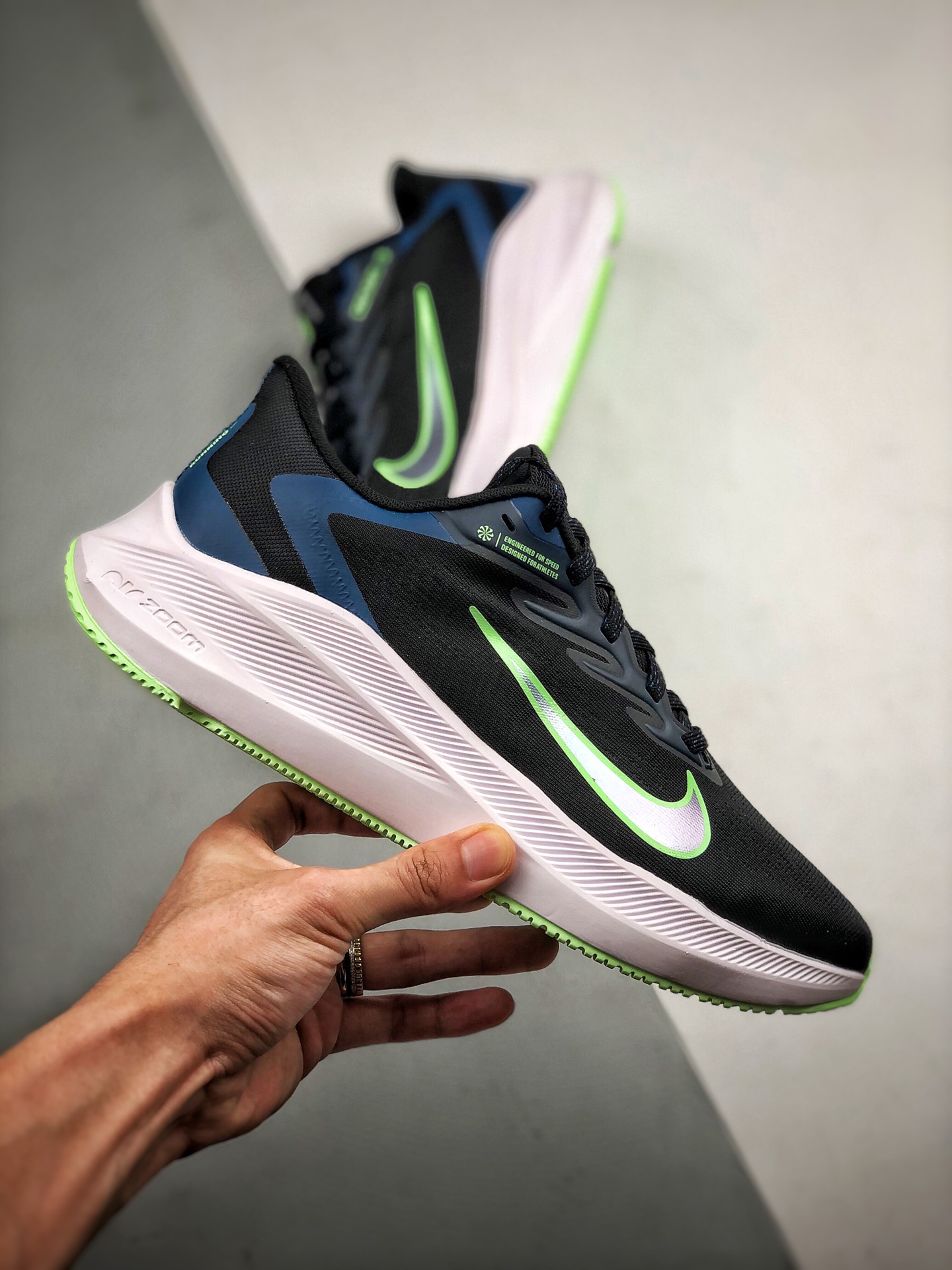 200 Nk Air Zoom Winflo 7代  网透面气 训跑练步鞋 CJ0302-601