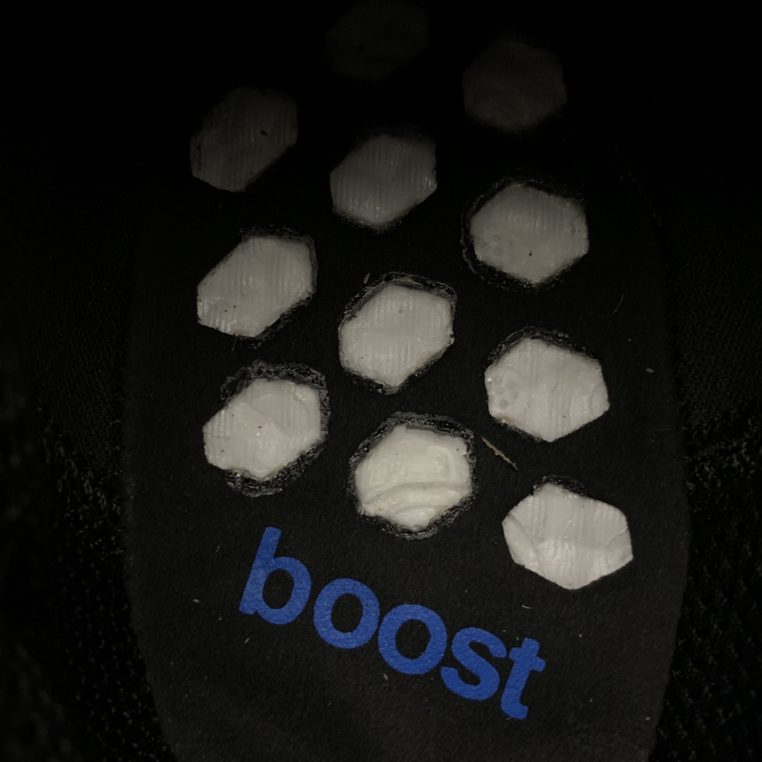 210 Adidas NMD Boost 阿迪达斯  FV8524 针织网面休闲跑步鞋
