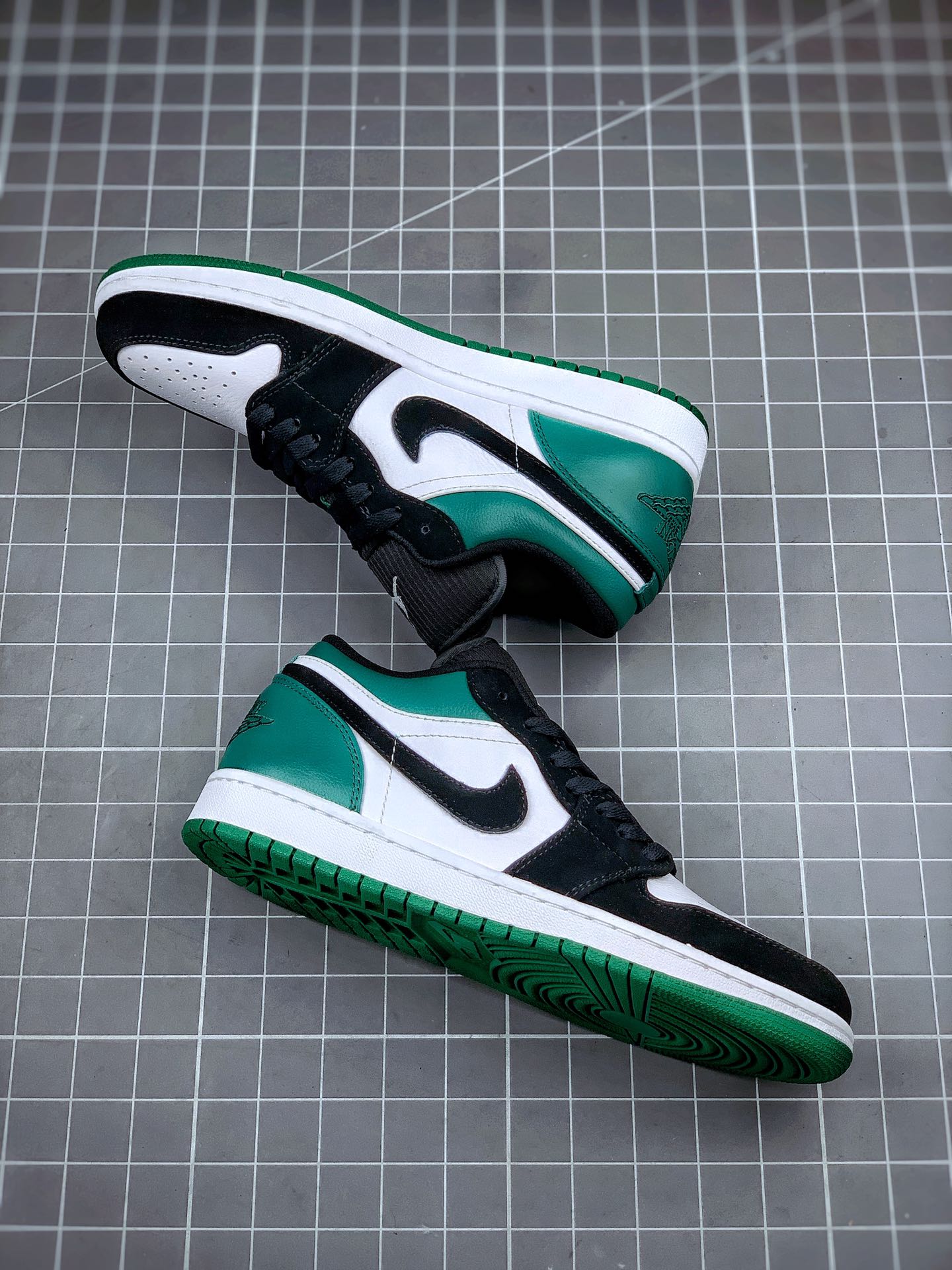 210 Air Jordan 1 Low 经典黑绿