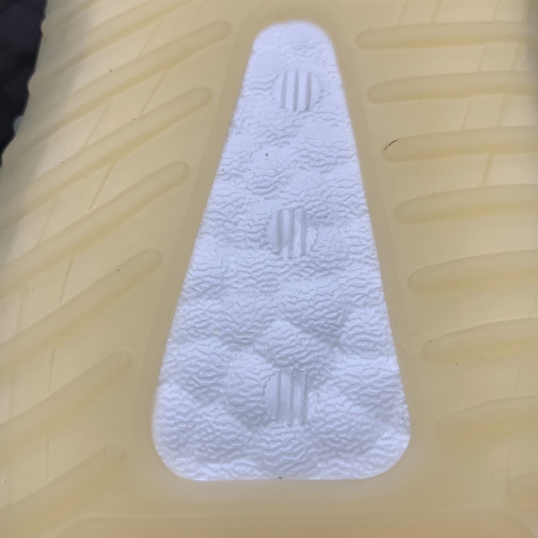 230 Adidas 阿迪达斯 Yeezy Boost 350v2 Kids 椰子童鞋 FX9037