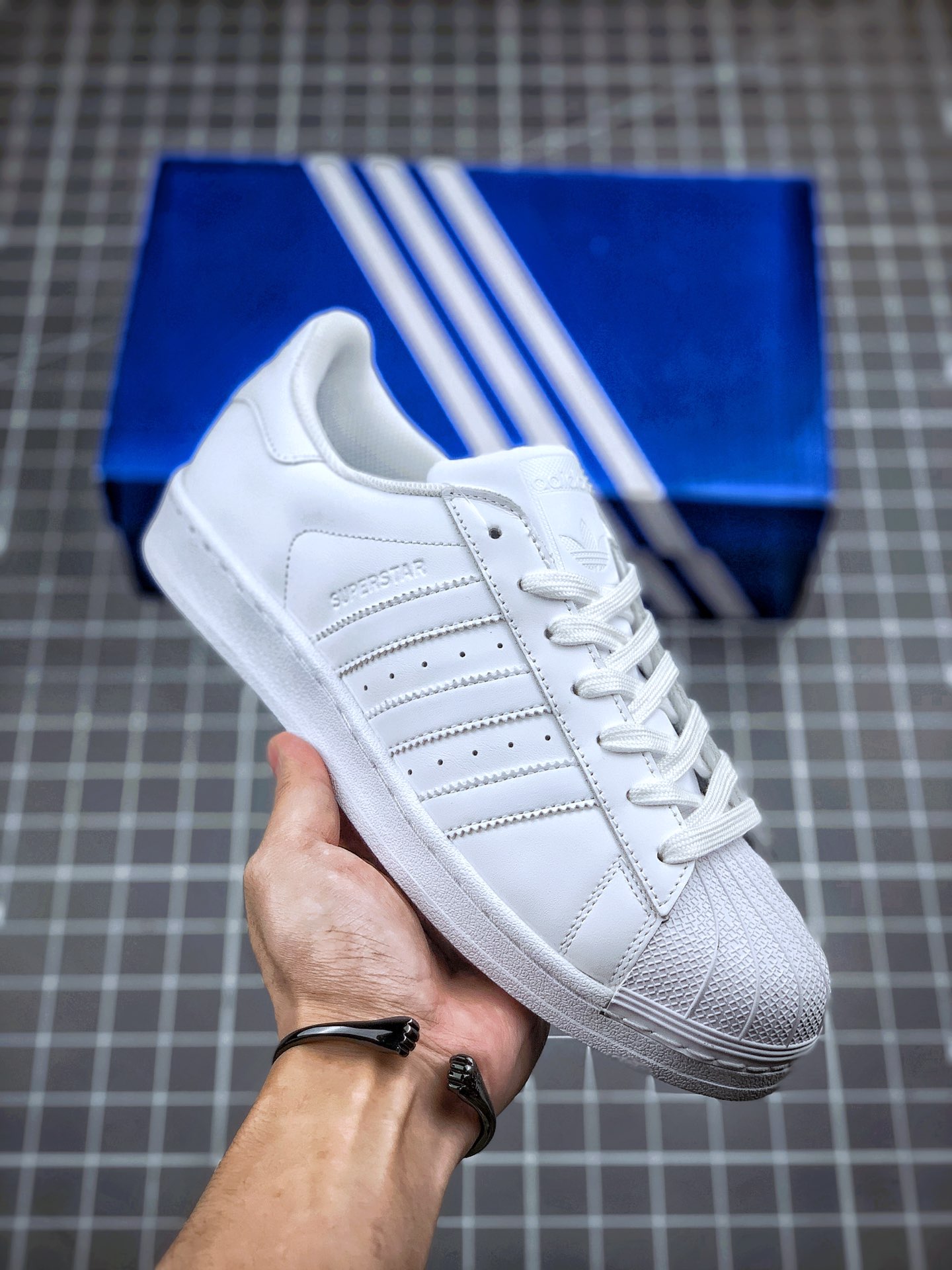 150 Adidas Originals SUPERSTAR W 渠道正品订单 诠释市场最高工艺水平 贝壳头经典小白板鞋货号：B27136
