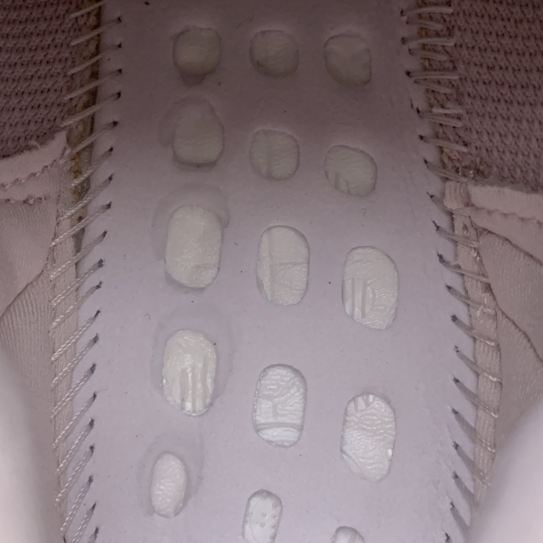 250 Adidas 阿迪达斯 Ultra Boost 20 超弹力爆米花中底休闲跑步鞋 FX8890