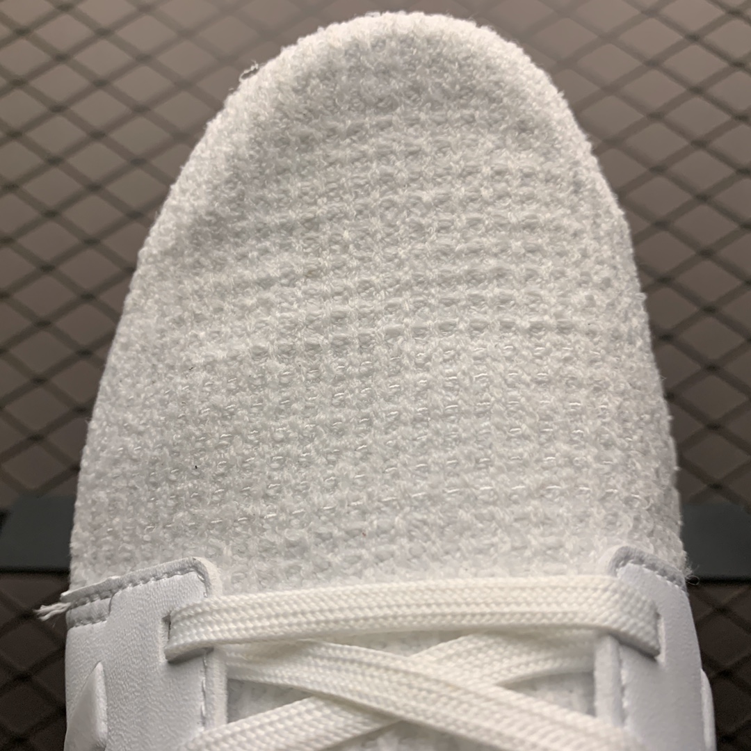 190 David Beckham x Adidas 阿迪达斯 Ultra Boost 19 超弹力爆米花中底 联名休闲跑步鞋 FW1970
