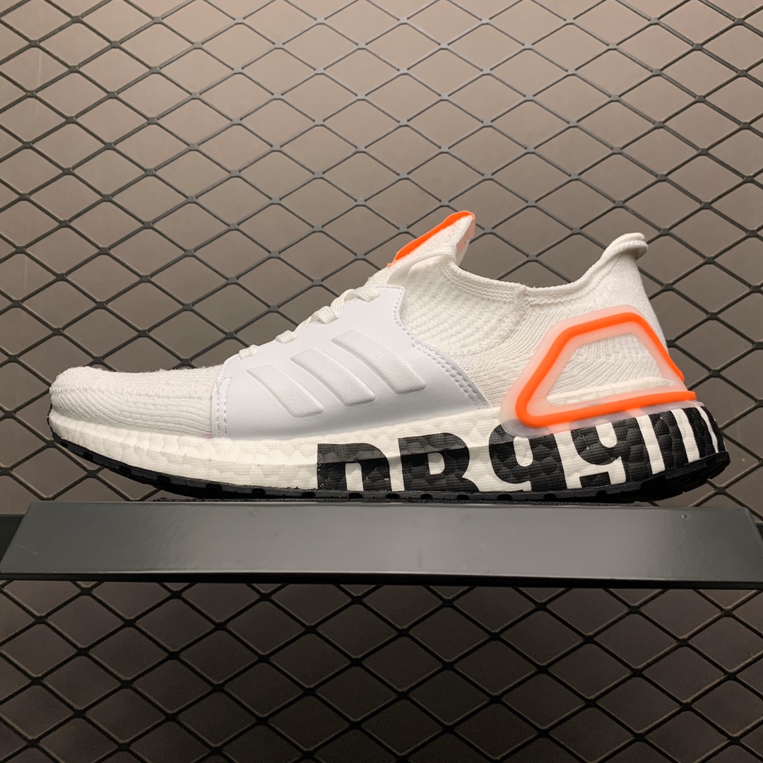 190 David Beckham x Adidas 阿迪达斯 Ultra Boost 19 超弹力爆米花中底 联名休闲跑步鞋 FW1970