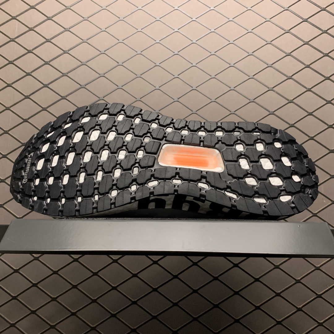 190 David Beckham x Adidas 阿迪达斯 Ultra Boost 19 超弹力爆米花中底 联名休闲跑步鞋 FW1970