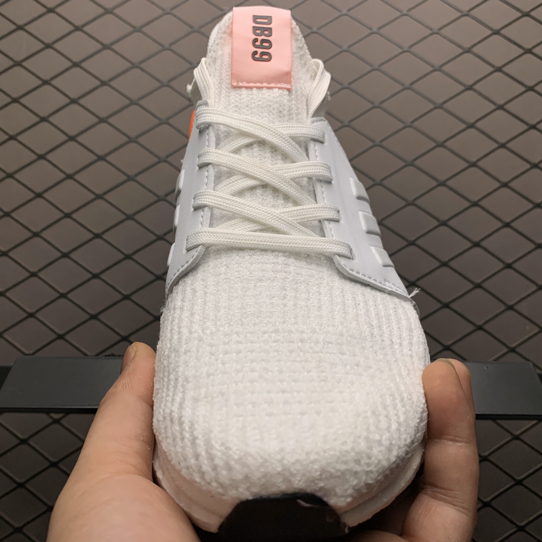 190 David Beckham x Adidas 阿迪达斯 Ultra Boost 19 超弹力爆米花中底 联名休闲跑步鞋 FW1970
